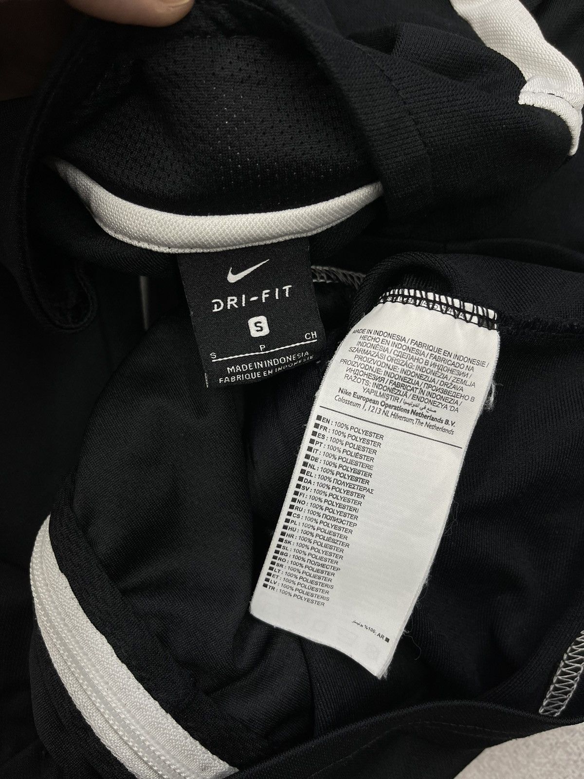 Nike Mens Nike Dri Fit Track Jacket Black White Small Logo Y2K TN Size US S / EU 44-46 / 1 - 7 Thumbnail