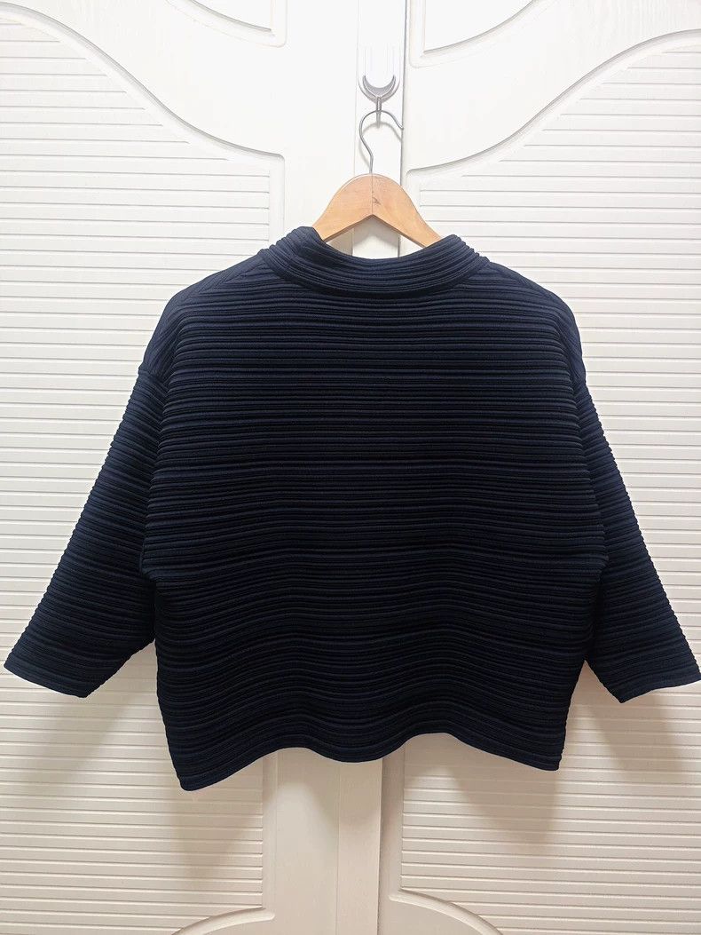 Issey Miyake Issey Miyake size:one size Black knitted top Size S / US 4 / IT 40 - 2 Thumbnail