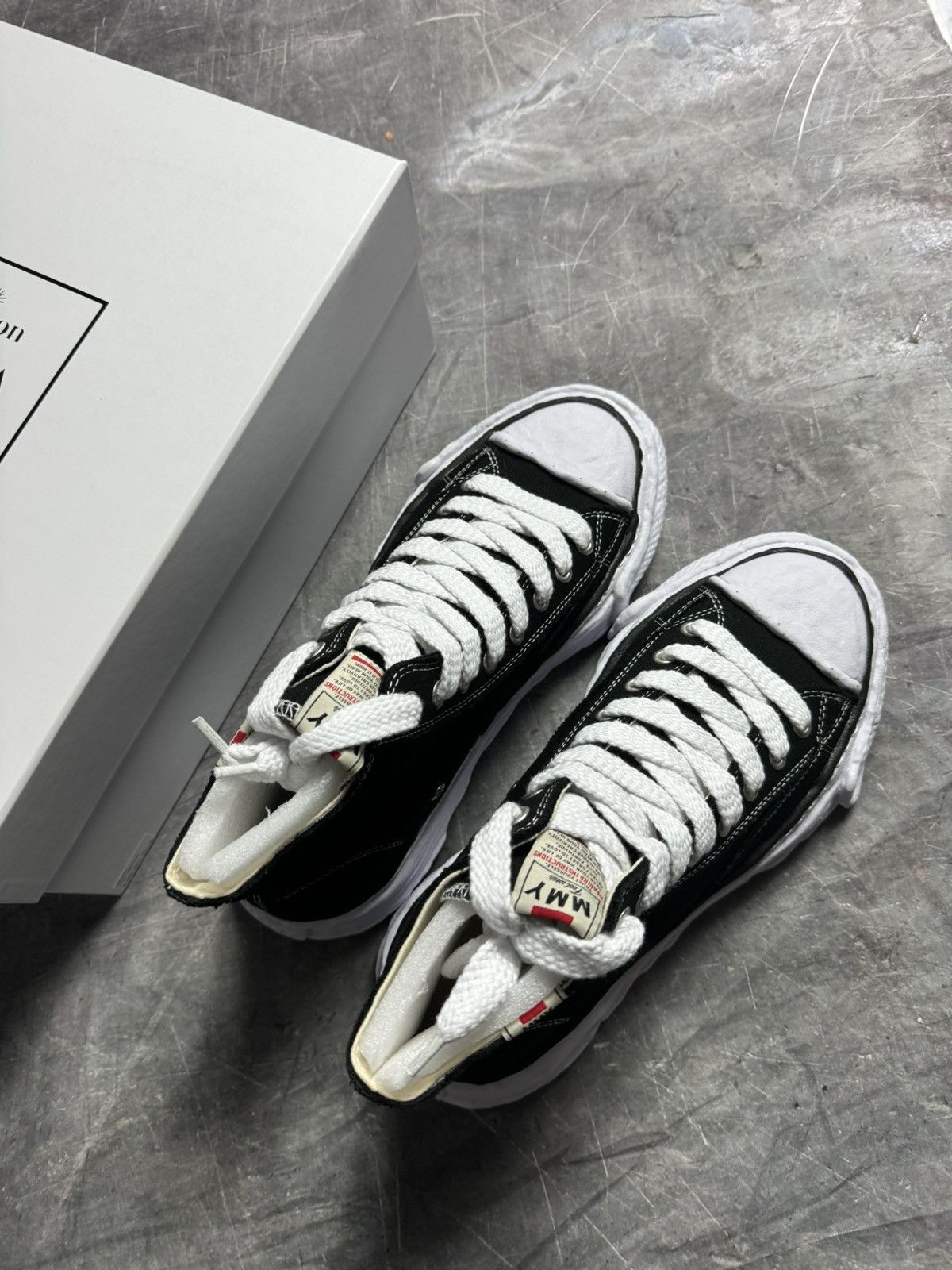 Japanese Brand × Maison MIHARA YASUHIRO Maison Mihara Yasuhiro OG Sole High Top Black Size US 9 / EU 42 - 4 Thumbnail
