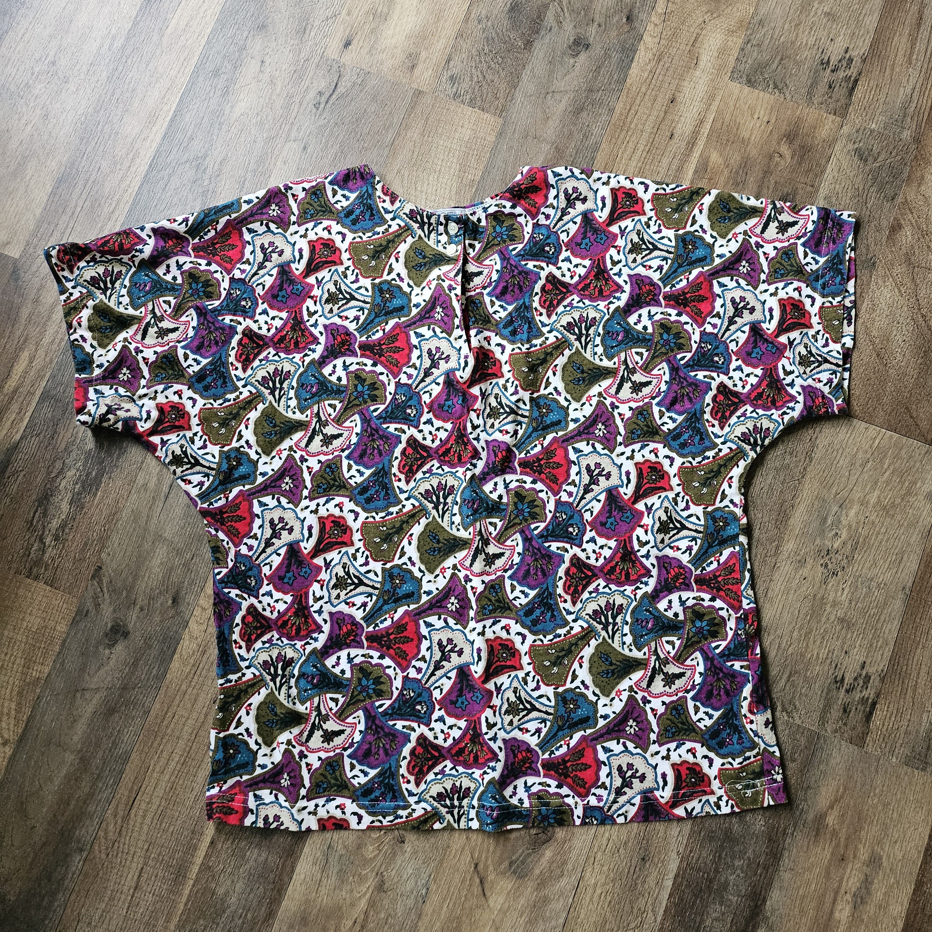 Cherokee × Vintage Vintage Cherokee Vivid T Shirt Sz MEDIUM Made In USA 90s Size M / US 6-8 / IT 42-44 - 1 Thumbnail