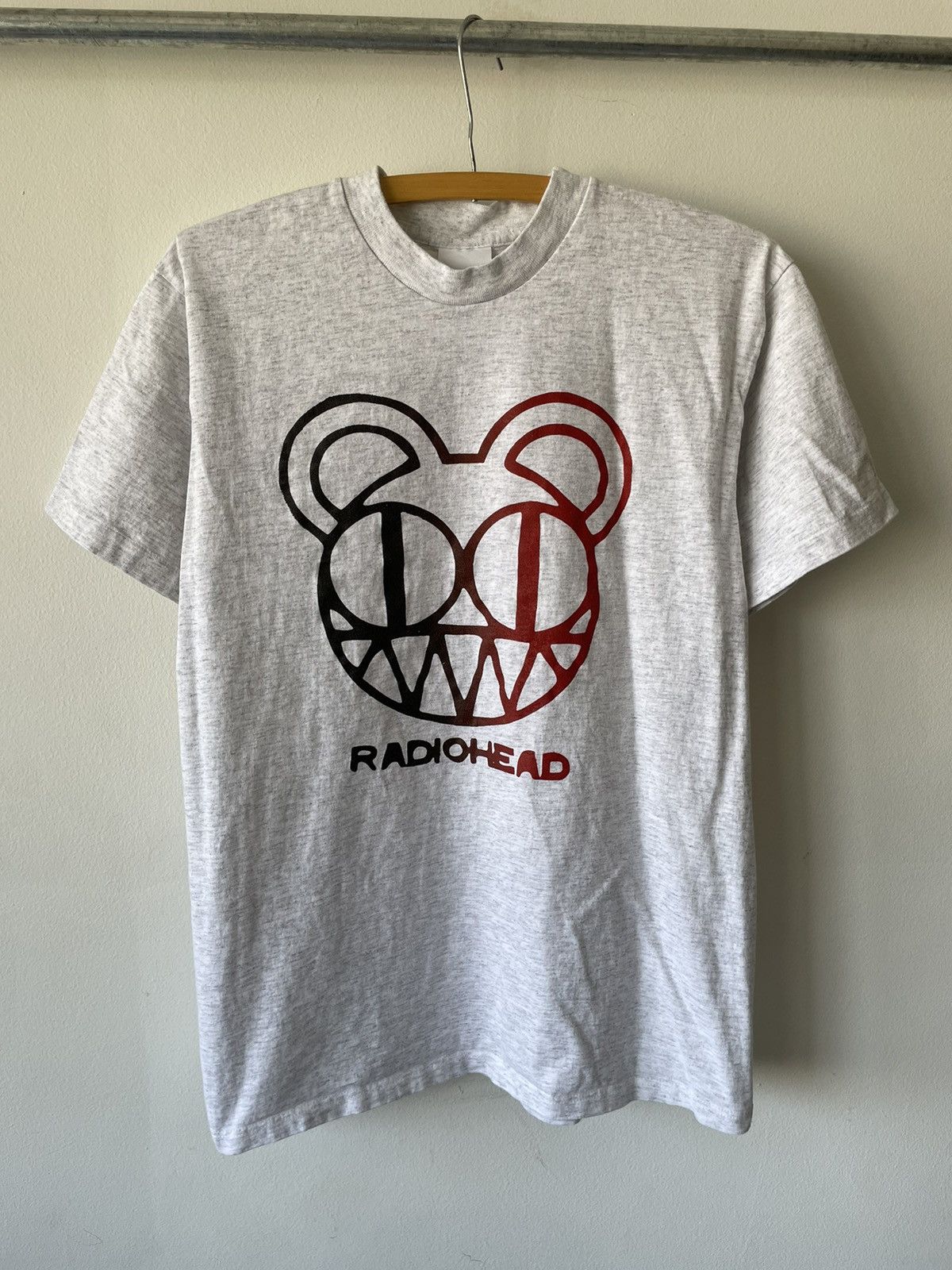 image of Band Tees x Vintage 90's 2000S Radiohead British Rock Band Tee in Heaher Gray, Men's (Size Small)
