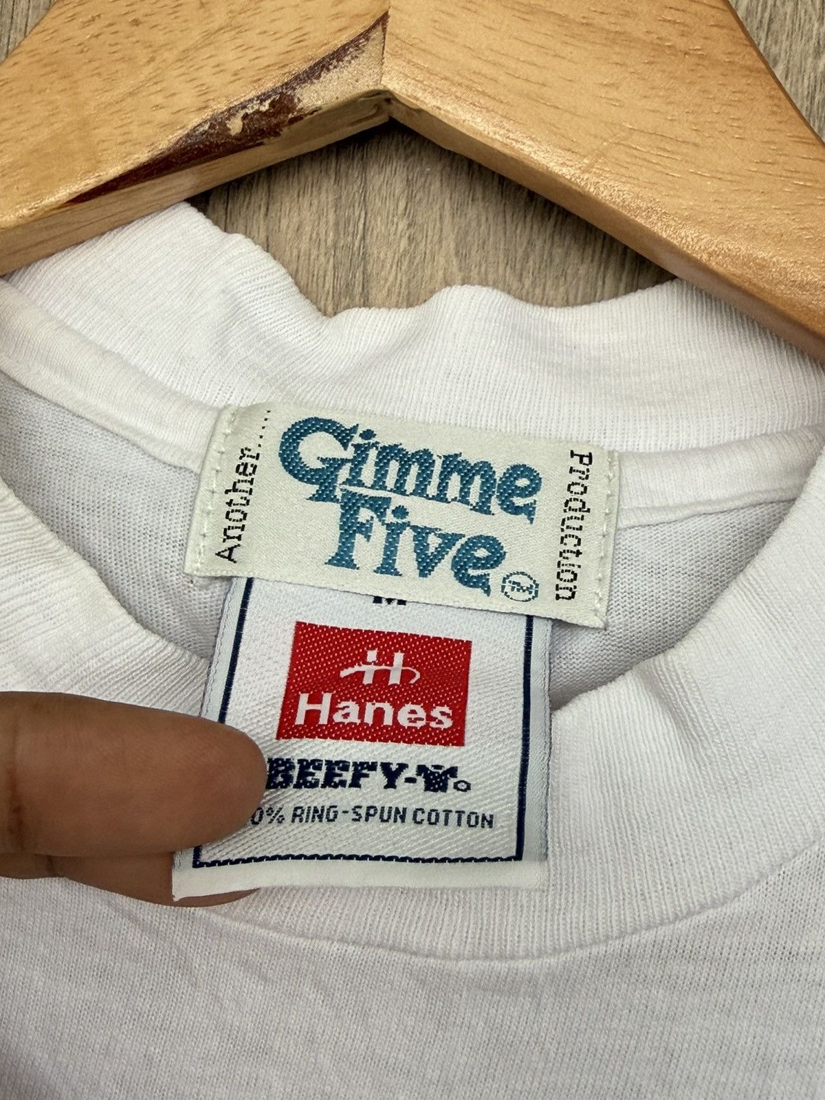 Vintage Vintage 90s Gimme Five T-Shirt Size US M / EU 48-50 / 2 - 4 Thumbnail