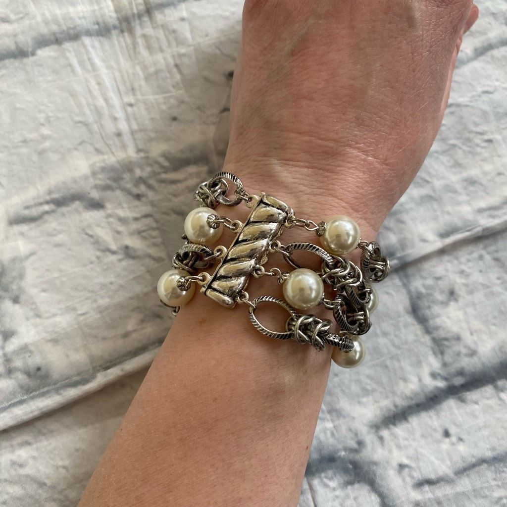 Other Costume jewelry 3 metal loop strand and faux pearl bracelet Size ONE SIZE - 6 Thumbnail