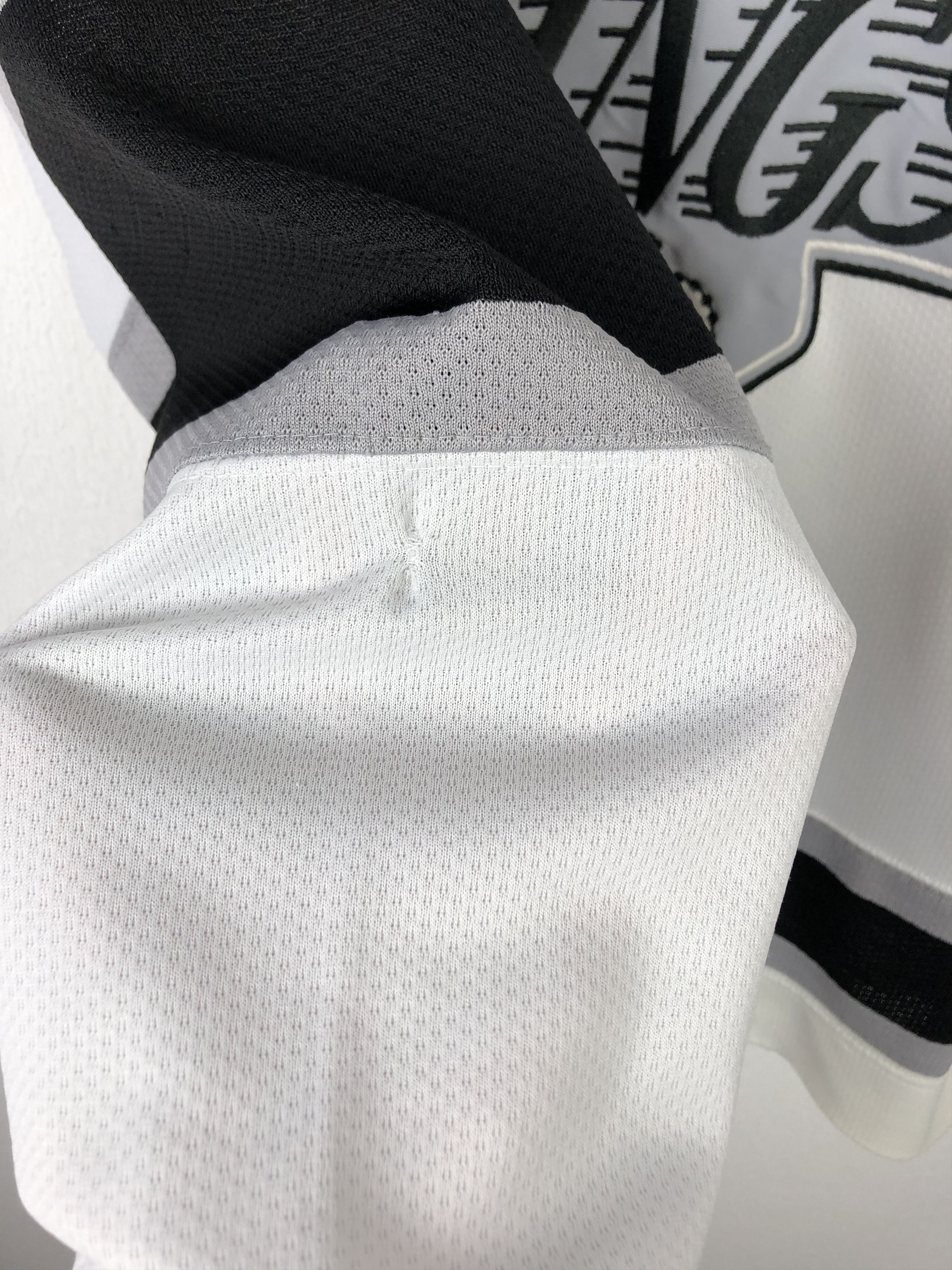 Starter Vintage Los Angeles Kings NHL Hockey Jersey Starter Tee Size US M / EU 48-50 / 2 - 5 Thumbnail