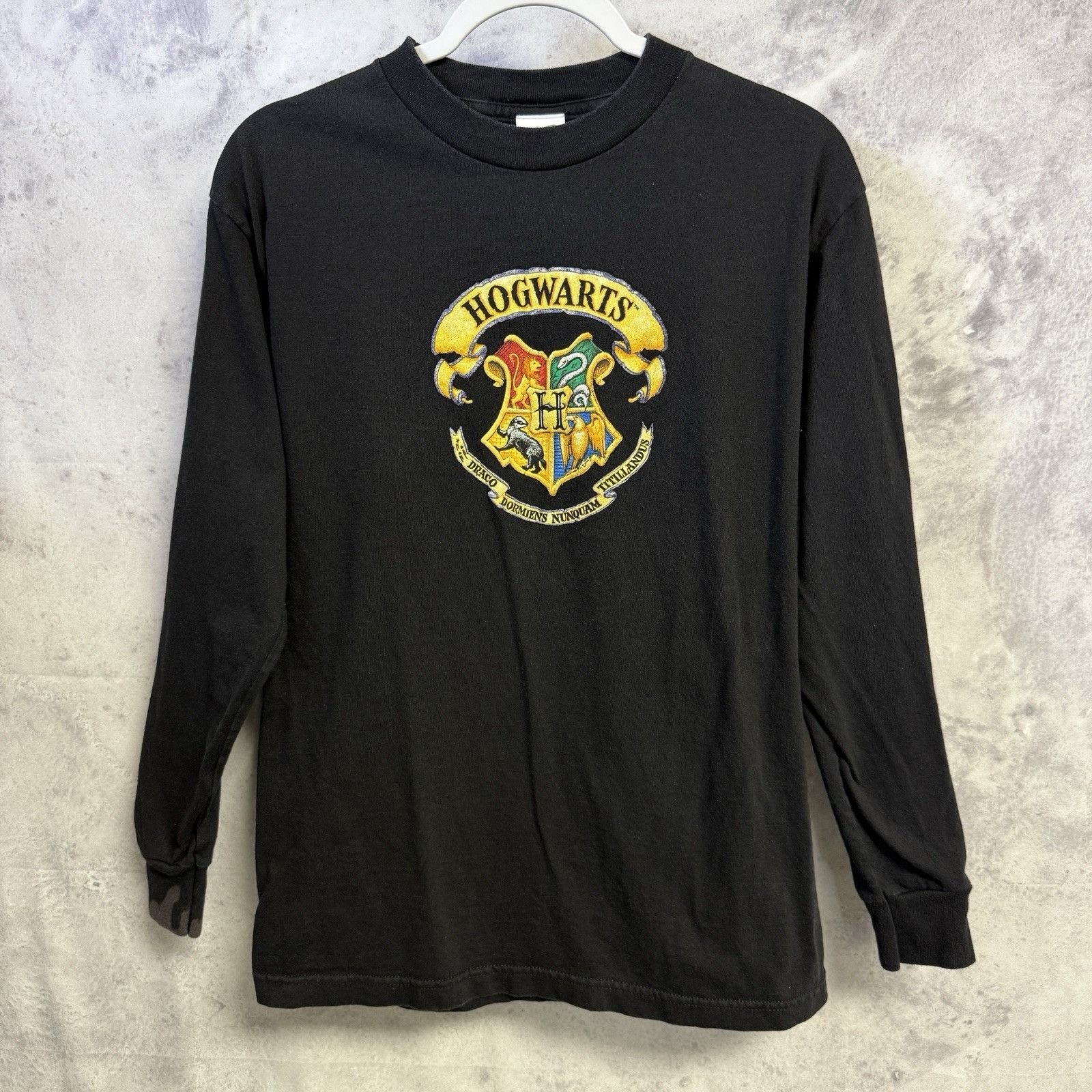 Warner Bros Vintage Harry Potter Hogwarts T Shirt Adult Medium 19x26.5 W Size US M / EU 48-50 / 2 - 2 Thumbnail