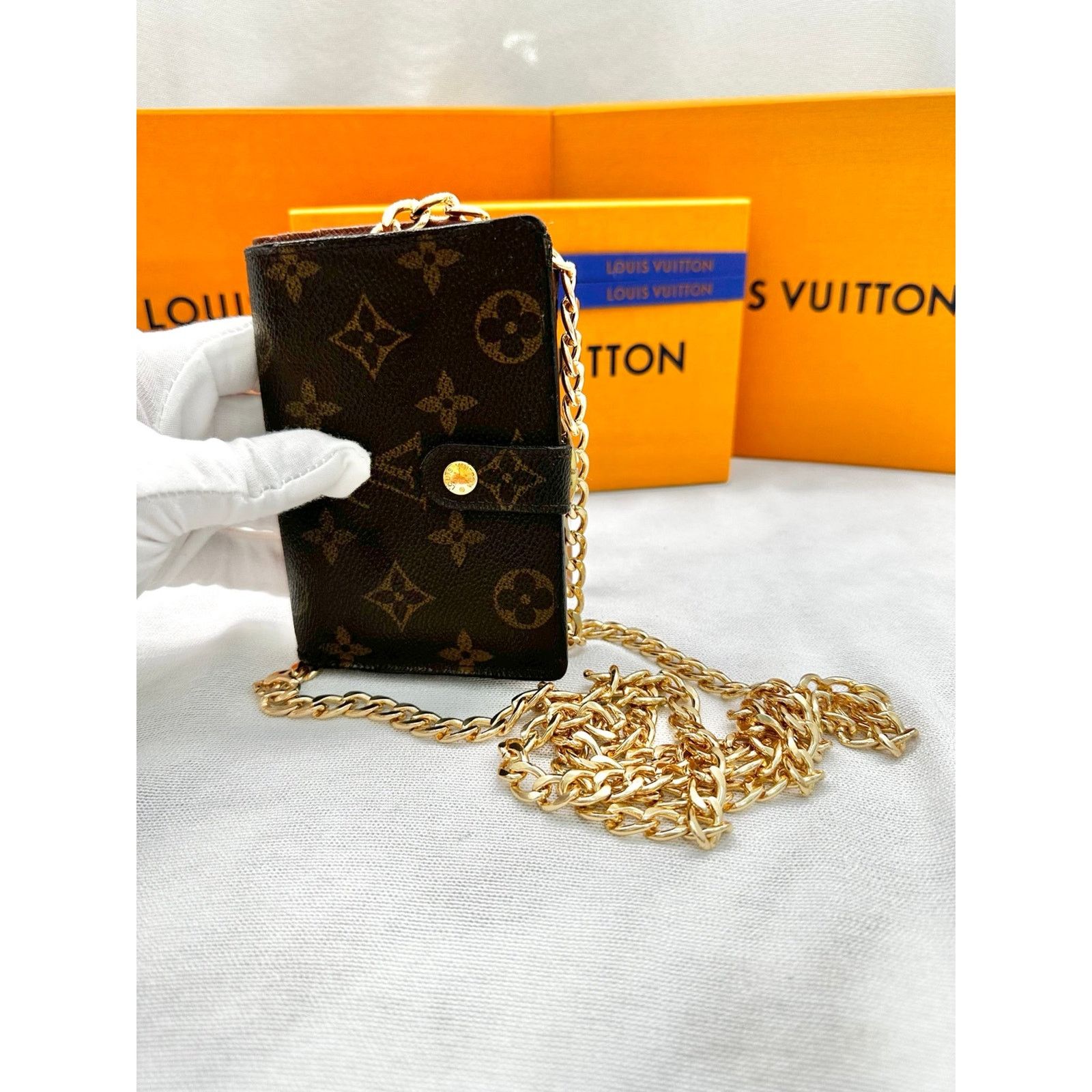 Louis Vuitton Kisslock Crossbody Wallet