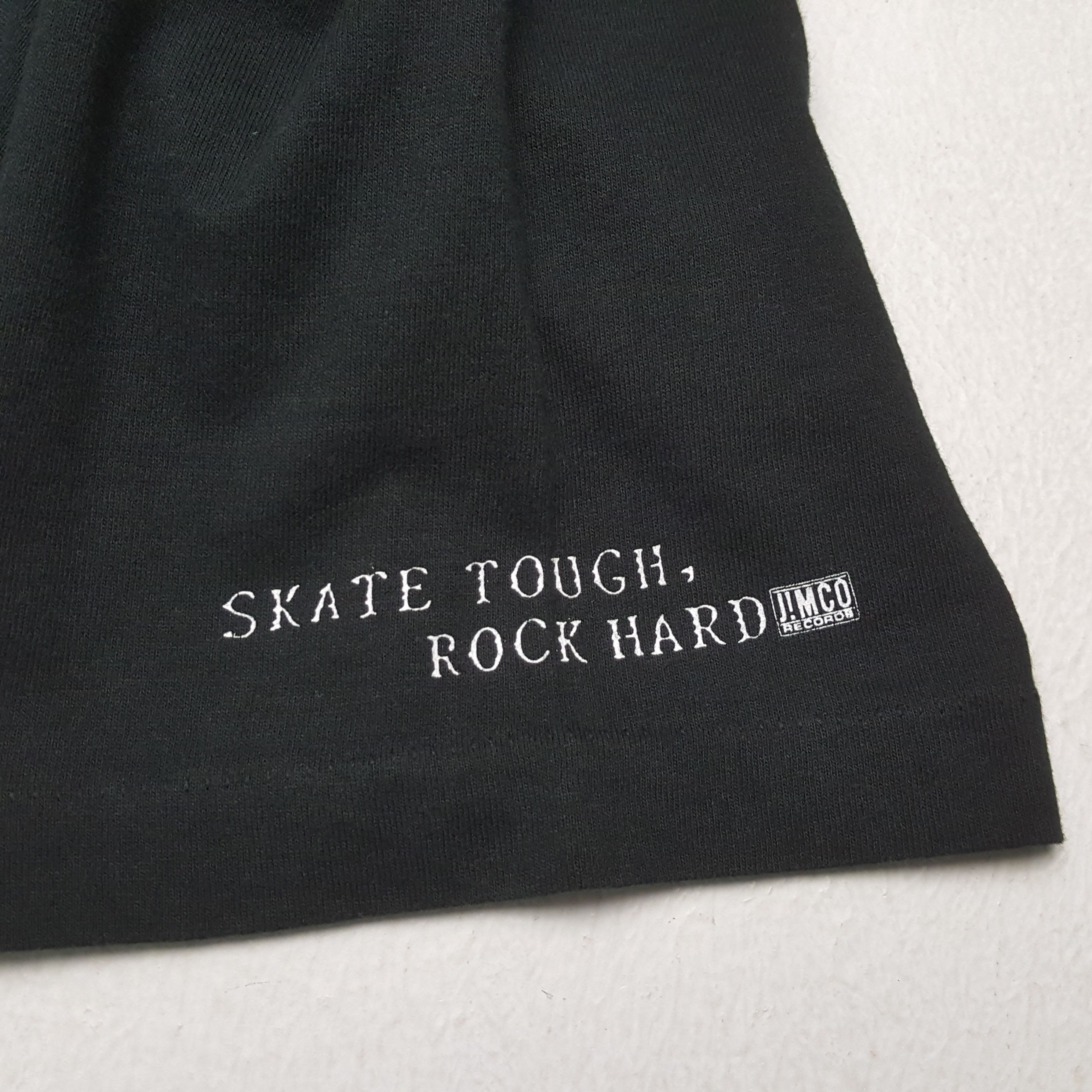 Vintage SKATE TOUGH ROCK HARD Skateboard Style Vintage Tshirt Size US XL / EU 56 / 4 - 5 Thumbnail