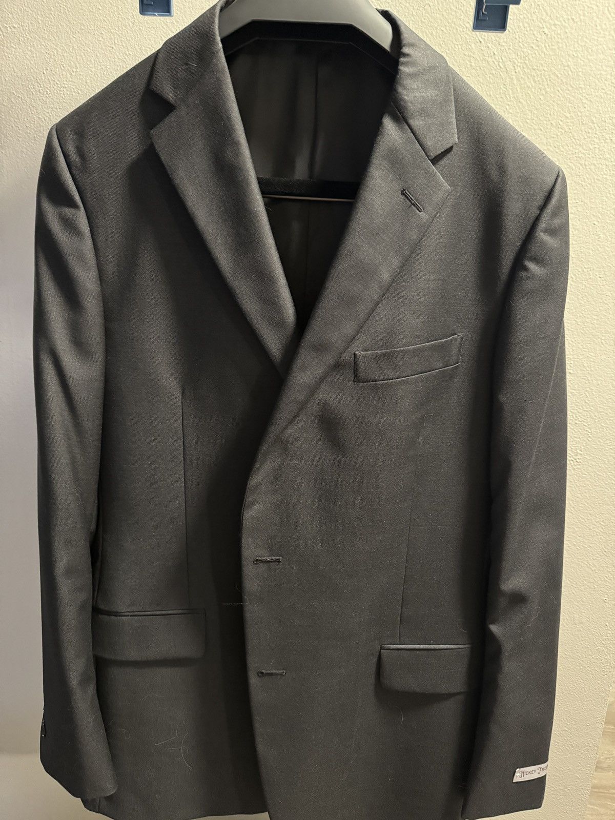 Hickey Freeman Hickey Freeman - 44l Milburn II Size 44L - 3 Thumbnail