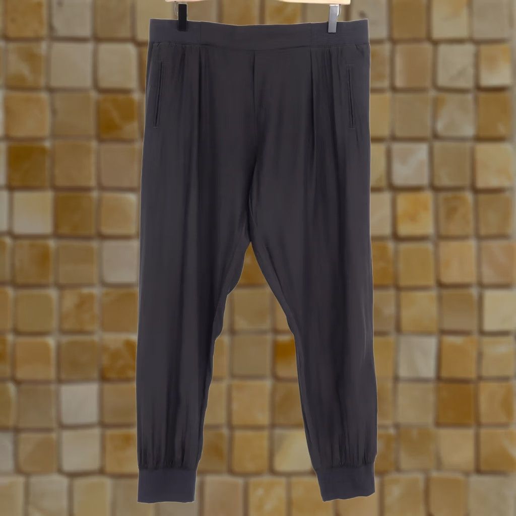 Vintage ATM Women's Silk Joggers Black L - Satin Pleated, Elastic Waist, Pockets, 28" Inseam, Tapered Leg, 100% Silk, Dry Clean Only, Vintage: No Size 36" / US 14 / IT 50 - 1 Thumbnail