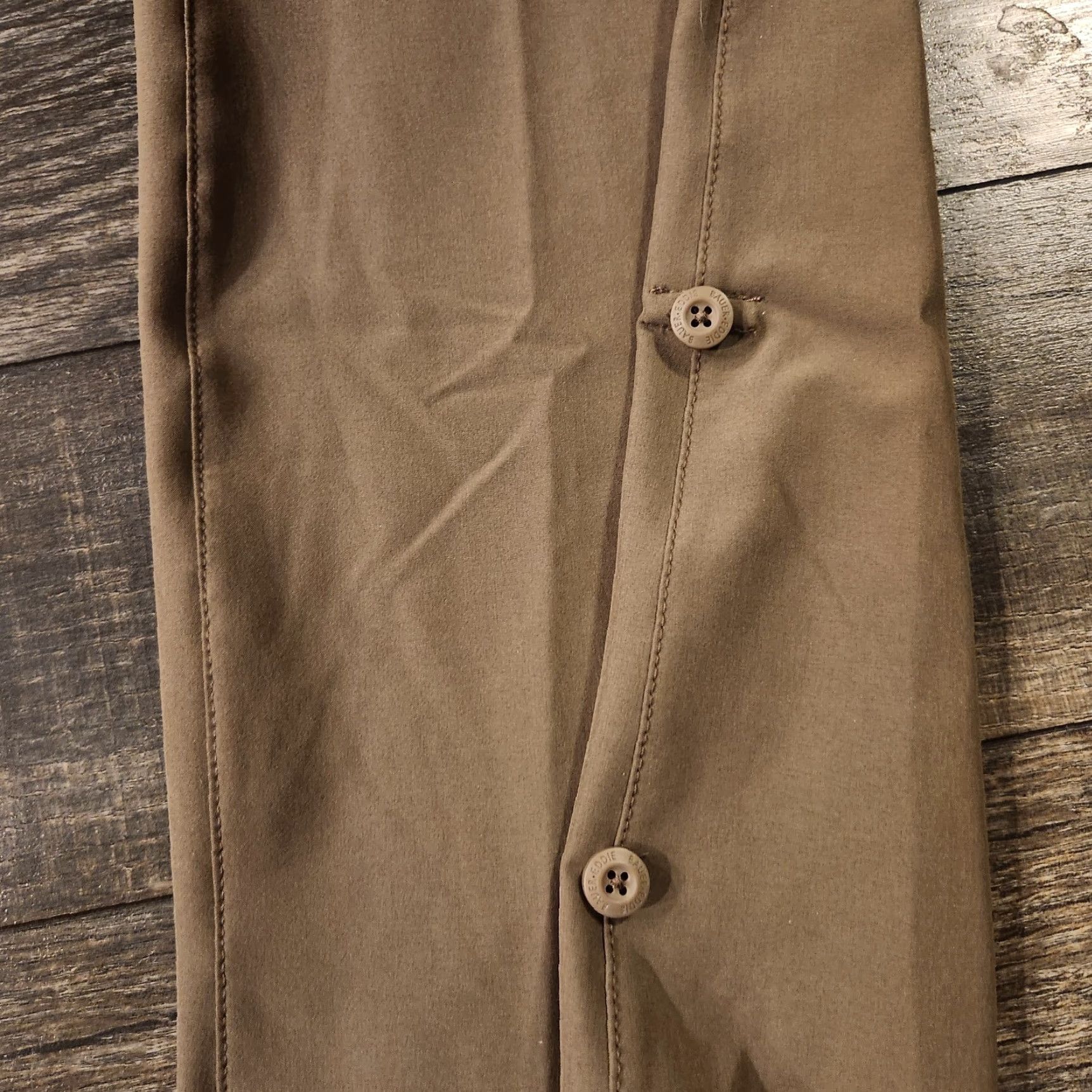 Eddie Bauer VINTAGE? No. Eddie Bauer Women Pants 18 Khaki Travex 0663 Adventure Roll Up Cargo Outdoor Pants Size 40" / US 18 - 6 Thumbnail