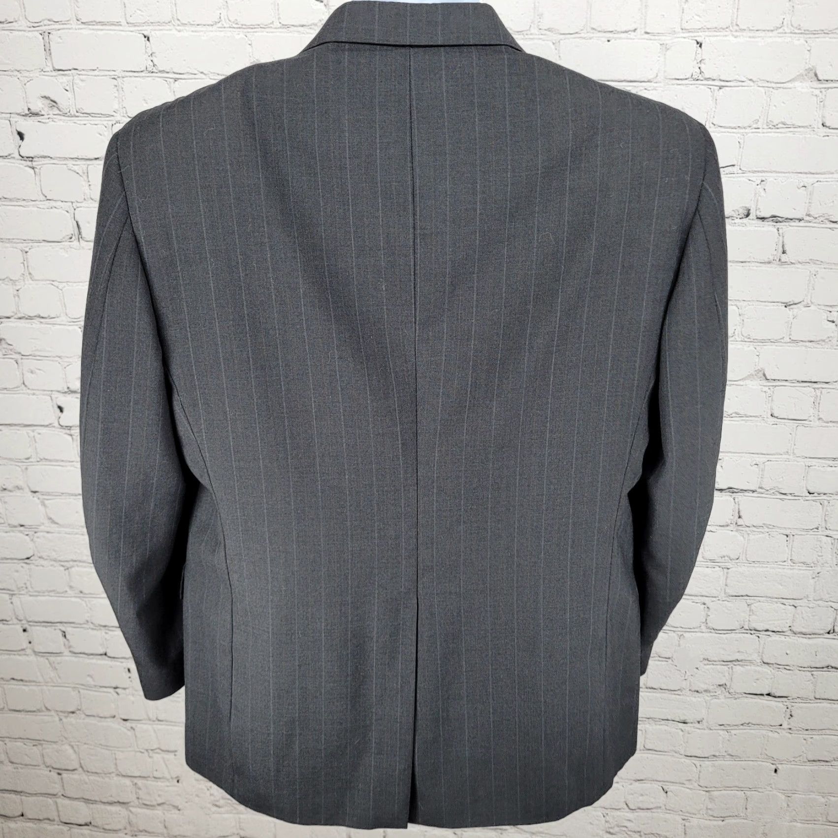Vintage Towncraft Blazer Sport Coat Grey Worsted Wool Blend Pinstriped 2 Button Size 42 Size 42R - 2 Thumbnail