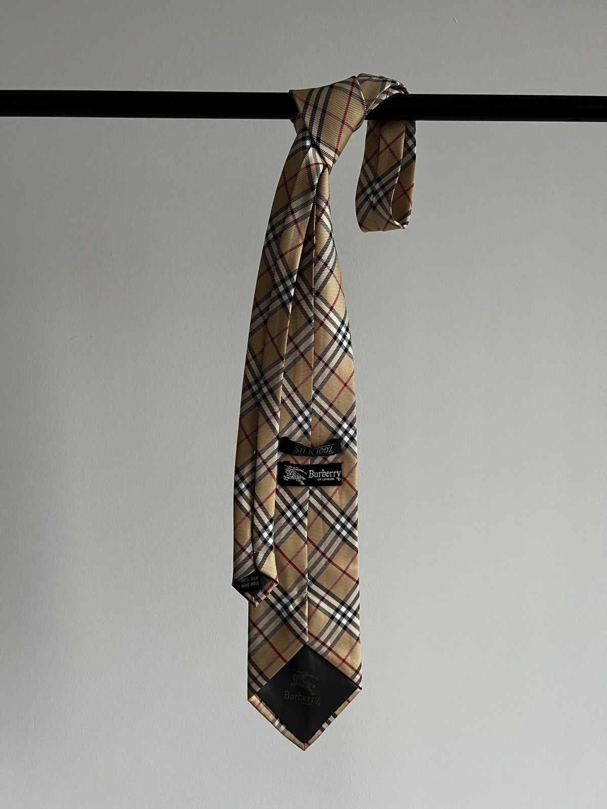 Burberry Vintage Burberry London Men Tie Silk Classic Beige Authentic Size ONE SIZE - 1 Thumbnail