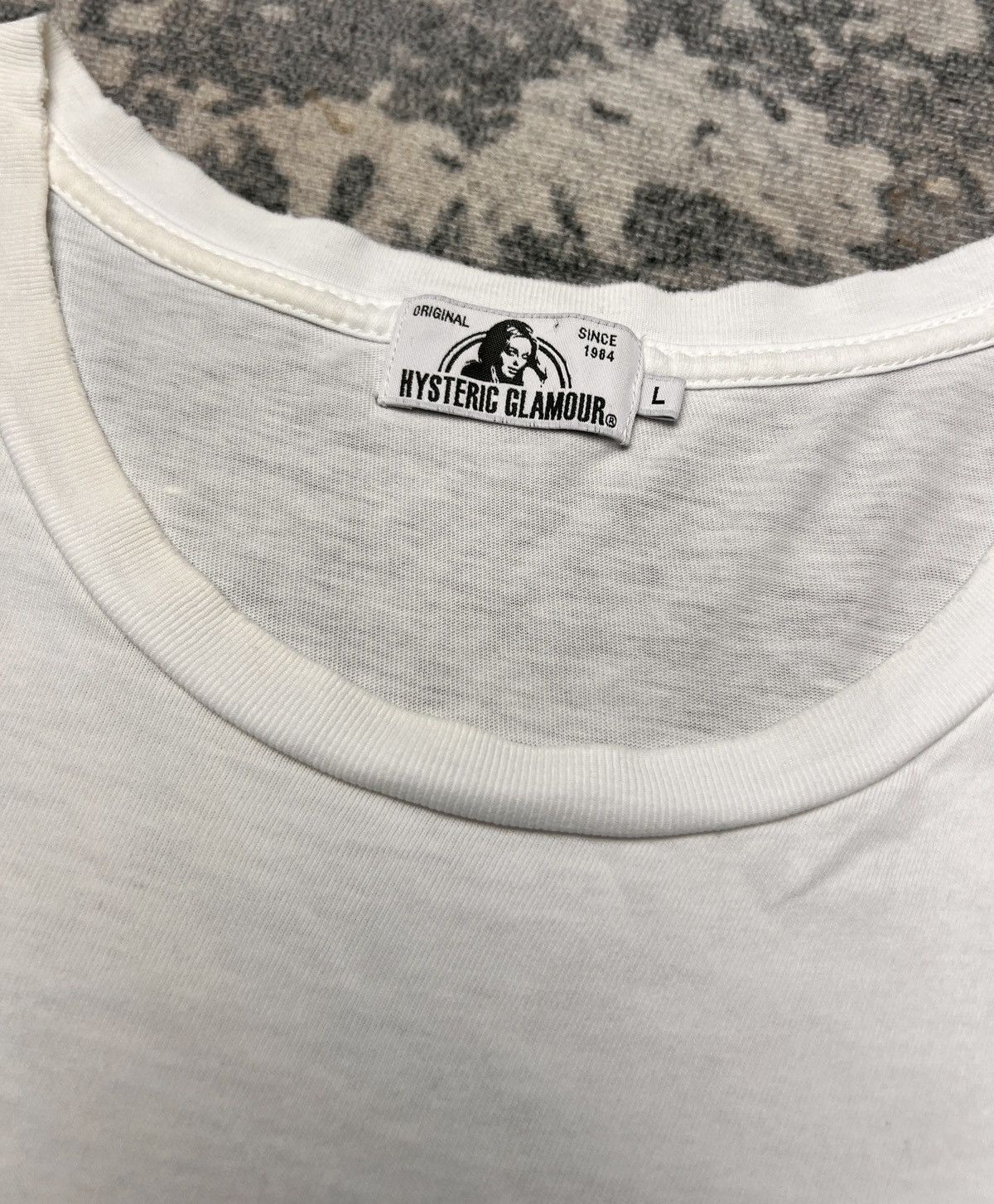 Hysteric Glamour Distressed Hysteric Glamour “Who Are You?” Tshirt Size US L / EU 52-54 / 3 - 4 Thumbnail