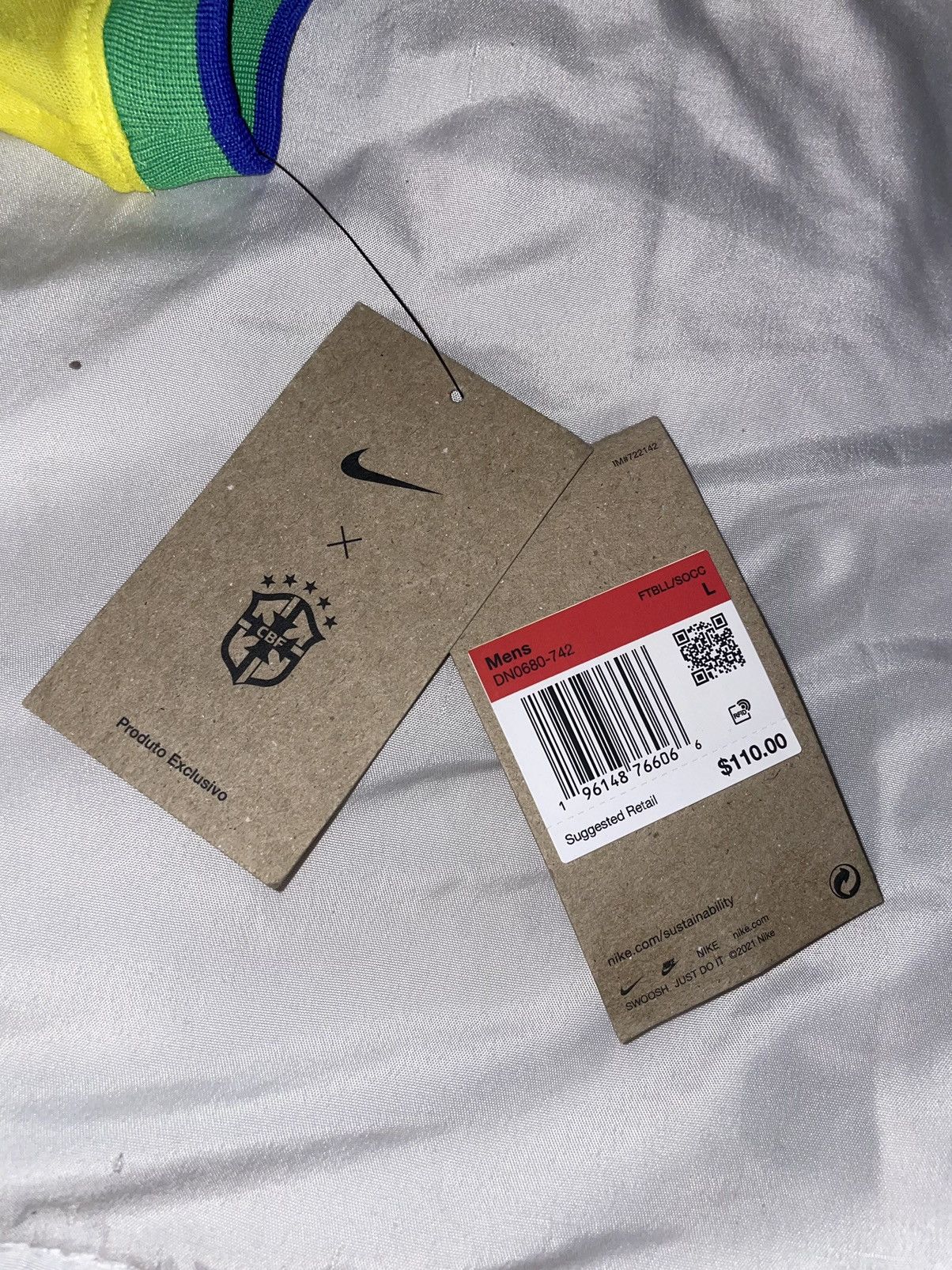 Nike Brazil Jersey 2022 World cup Men’s Size US L / EU 52-54 / 3 - 9 Thumbnail