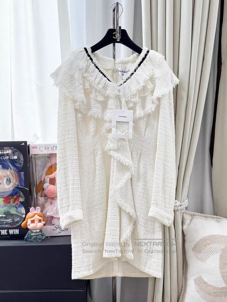 Chanel Chanel Ruffled tweed long-sleeved dress Size XS / US 0-2 / IT 36-38 - 1 Thumbnail