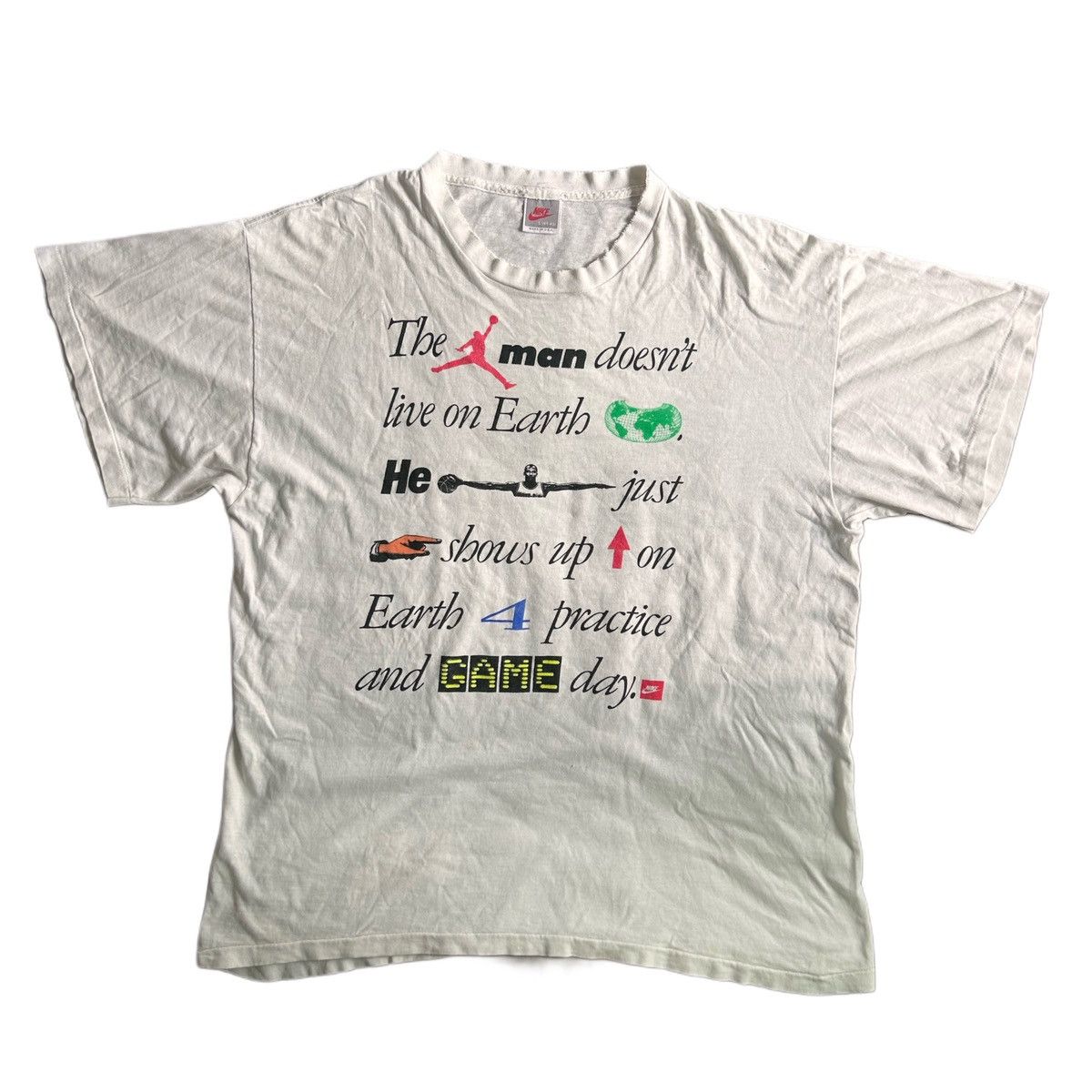 Nike × Vintage 90s “The Man Doesn’t Live on Earth…” Vintage Nike Tee Size US L / EU 52-54 / 3 - 1 Thumbnail