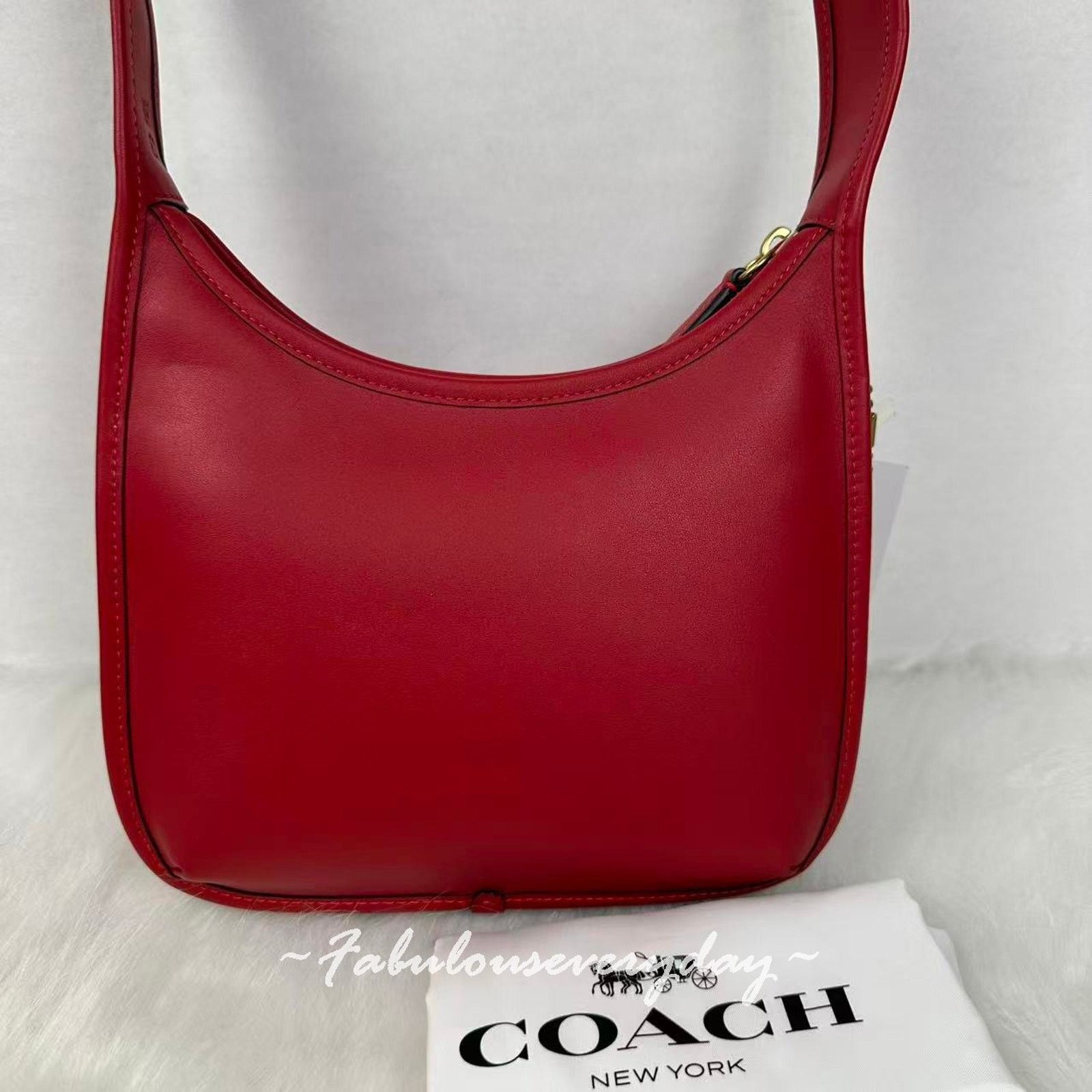 Coach Coach Curve Zip Bag Shoulder Bag In Leather/Gold/Ruby CAF11 Size ONE SIZE - 4 Thumbnail
