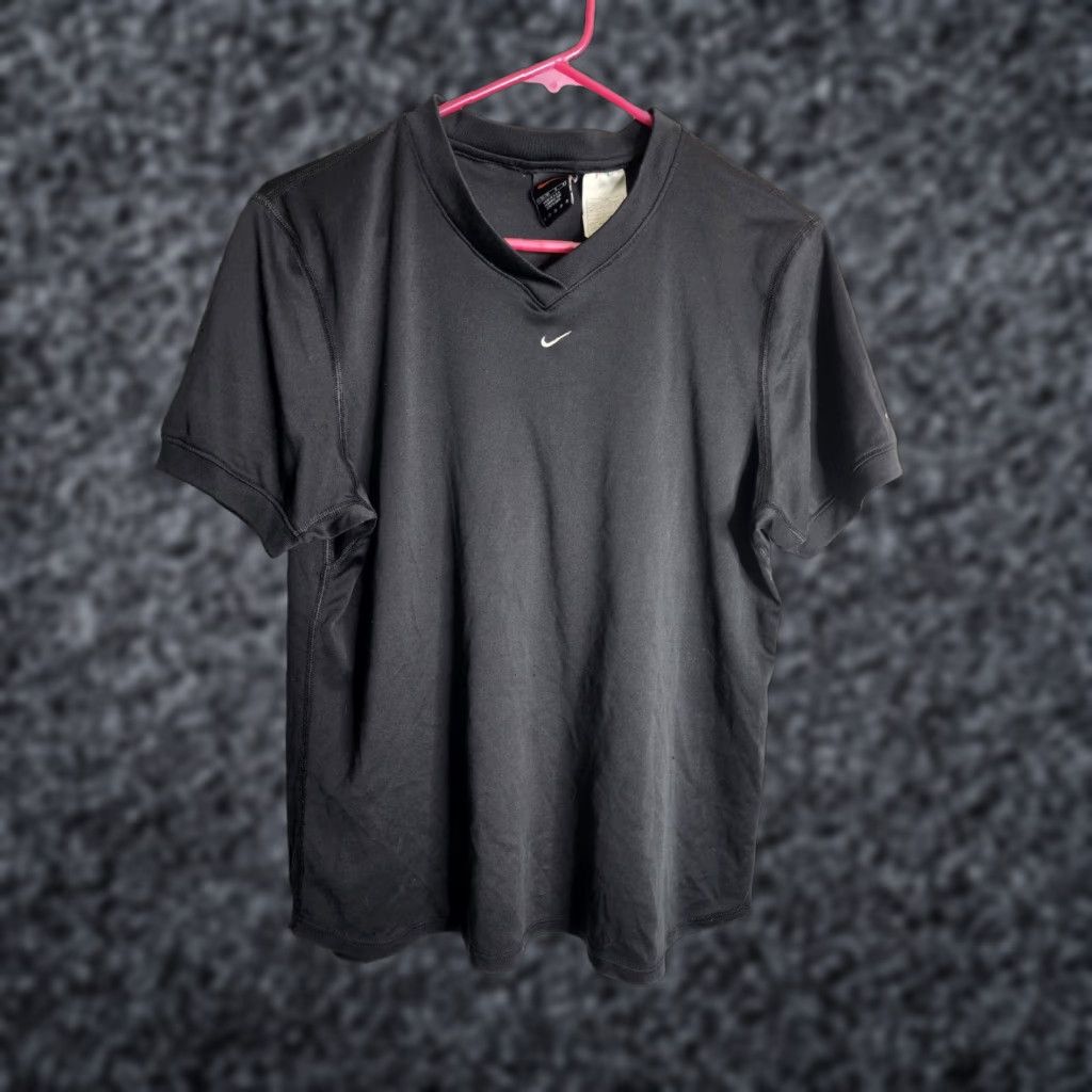 Nike VINTAGE Nike Dri-Fit Shirt Womens Large Black USA Distressed Size L / US 10 / IT 46 - 1 Thumbnail