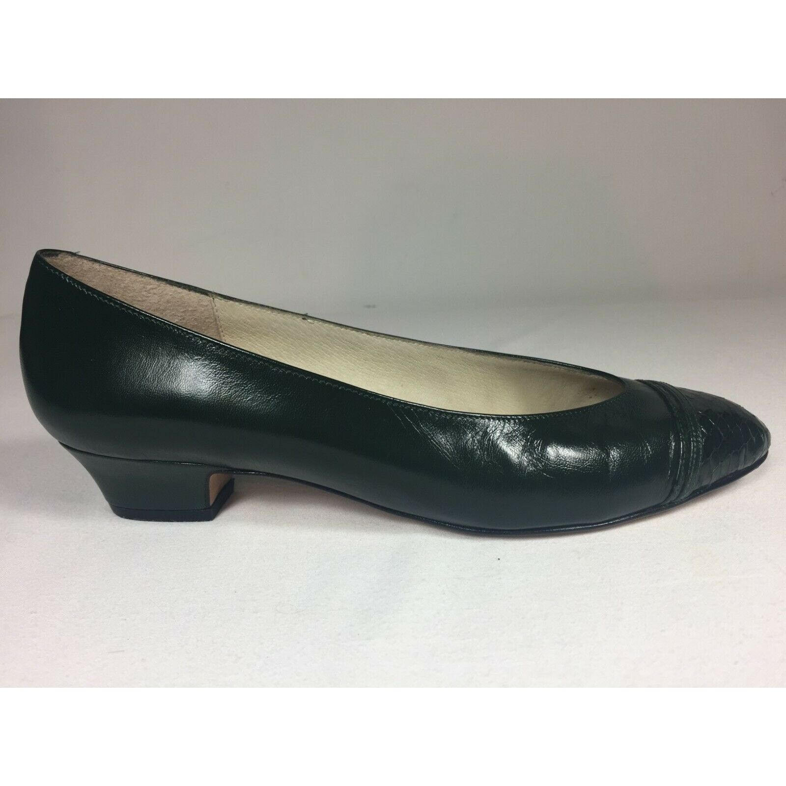 Other Amalfi Womens Italy Made Green Leather Cap Toe Shoes Sz 7.5 Size US 7.5 / IT 37.5 - 7 Thumbnail