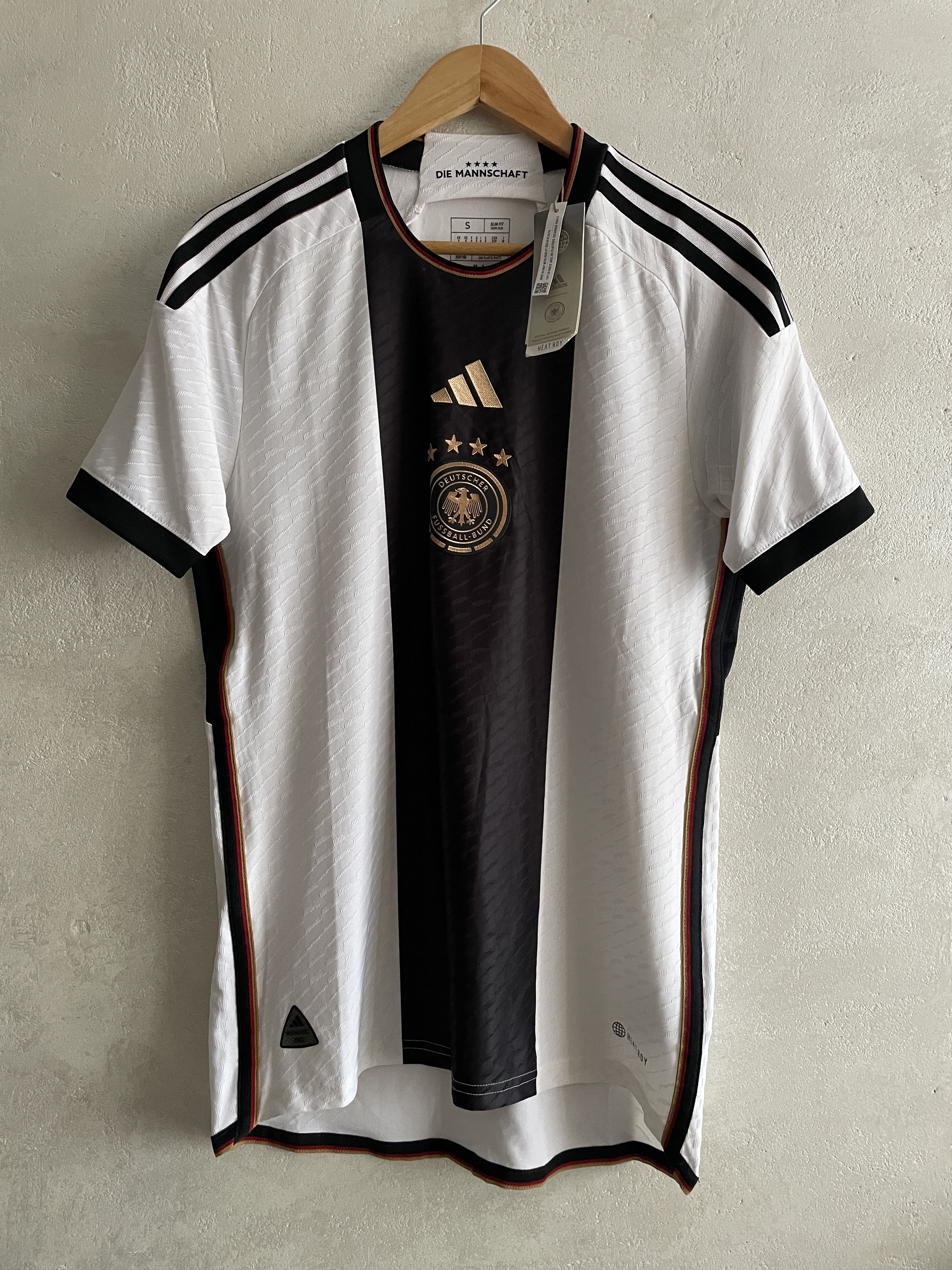 Adidas Germany Home Authentic 2022 Shirt Soccer Jersey Size US S / EU 44-46 / 1 - 1 Thumbnail