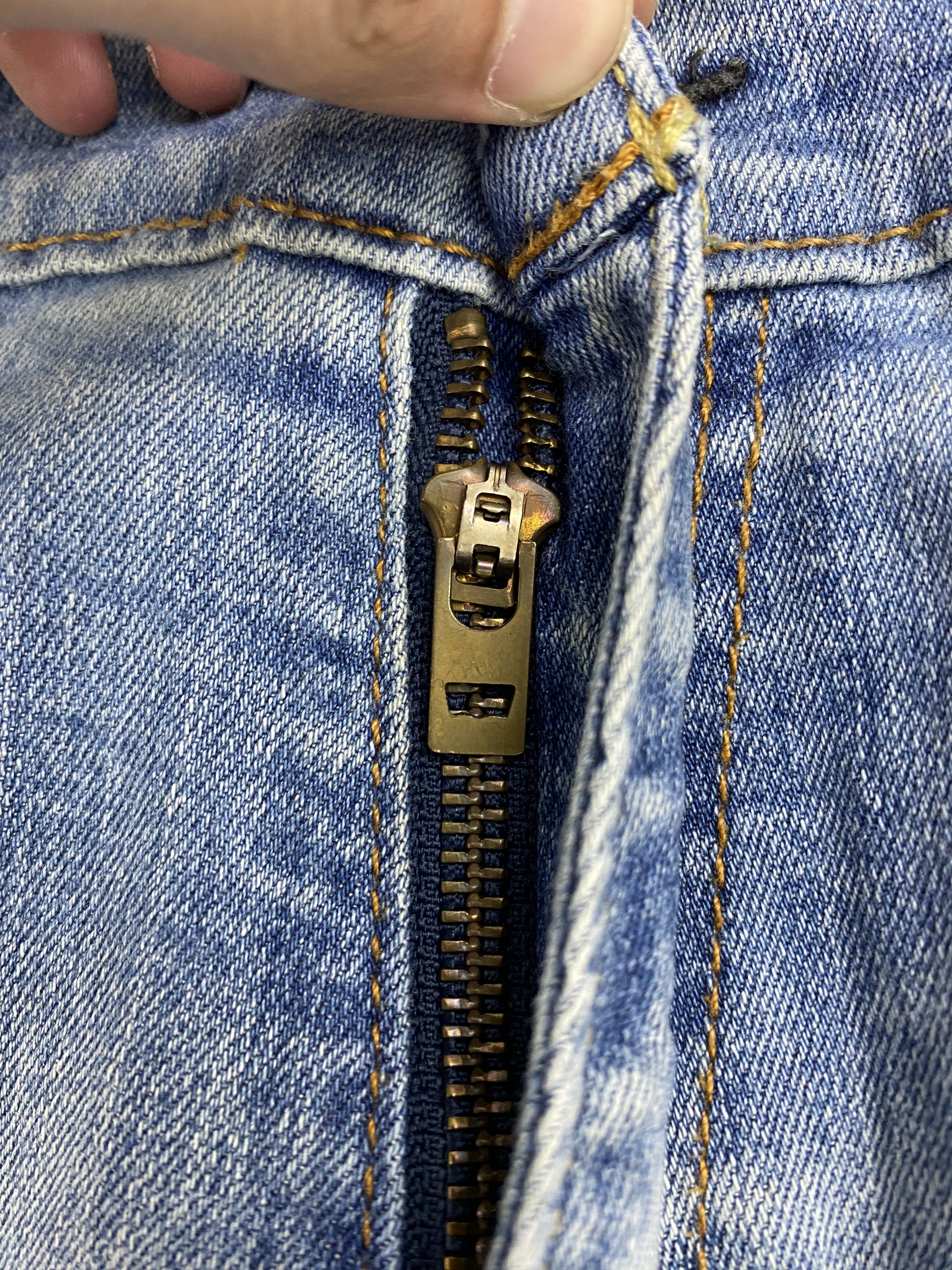 Levi's × Vintage Vintage Levis 541 Blue Faded Jeans Size US 35 - 13 Thumbnail