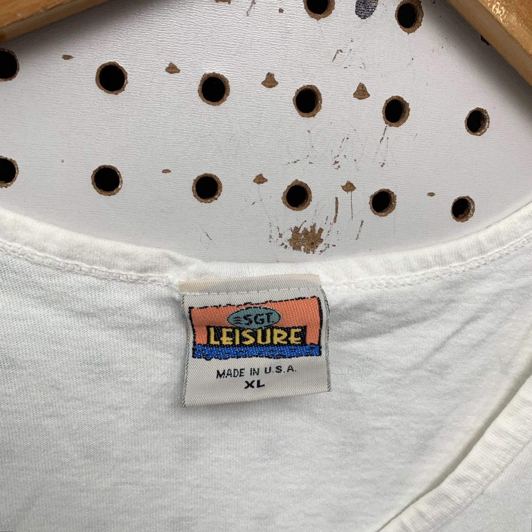 Vintage VINTAGE SGT Leisure Tank Shirt Mens XL White Maui Fish Single Stitch Made Usa Shirt Mens XL White Surf 90s Mens Size US XL / EU 56 / 4 - 3 Thumbnail