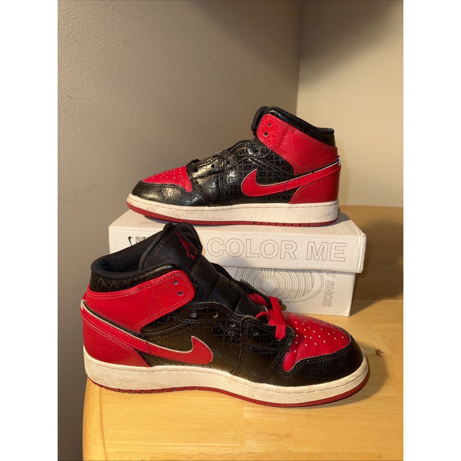 Jordan Brand Nike Air Jordan 1 Mid SS "BRED TEXT" Bred DM9650-001 Size US 6.5 / IT 36.5 - 5 Thumbnail