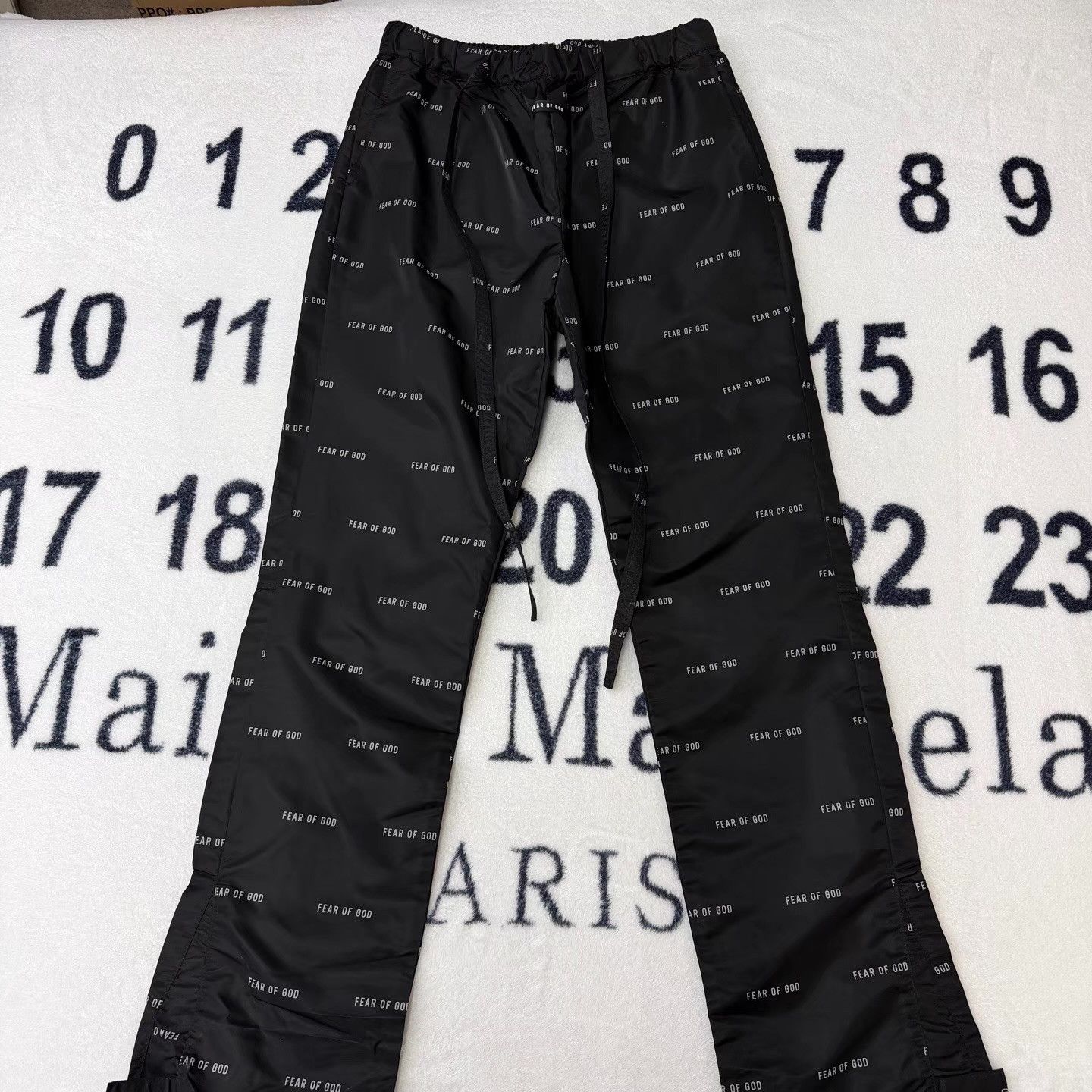 Fear of God FEAR OF GOD 6th Black Nylon Text Print Pants Q10 Size US 38 / EU 54 - 1 Thumbnail