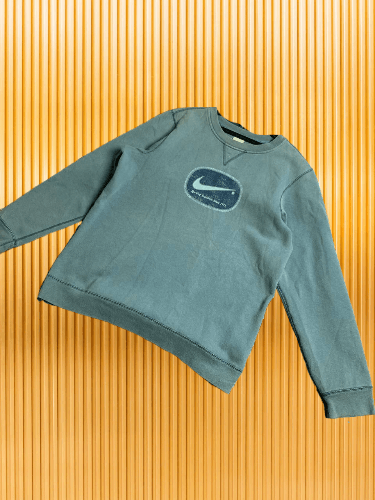 Nike × Vintage Vintage 90s Nike Swoosh Graphic Distressed sweatshirt Size US S / EU 44-46 / 1 - 1 Thumbnail