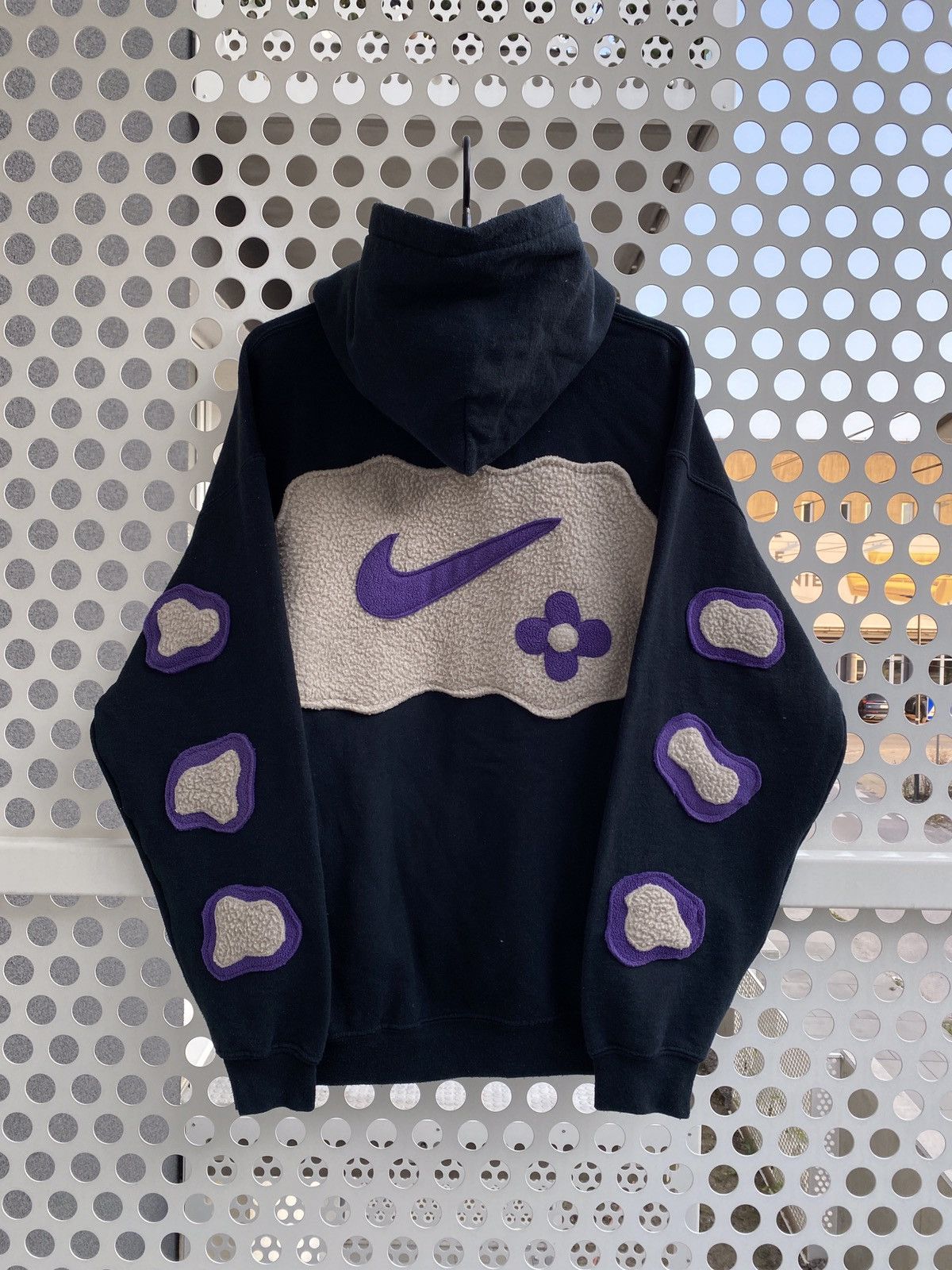 Nike × Vintage Vintage Nike Custom Skelet Center Swoosh Oversize Hoodie Y2K Size US L / EU 52-54 / 3 - 4 Thumbnail
