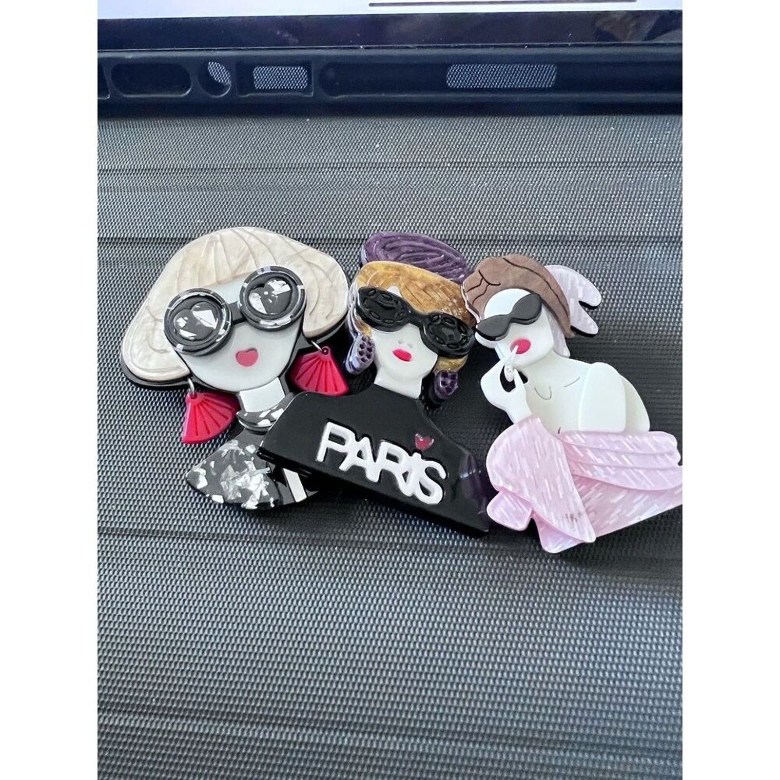 Other Acrylic Lot Of 3 Brooches/Pins Women fashion jewelry Crafts Size ONE SIZE - 1 Thumbnail