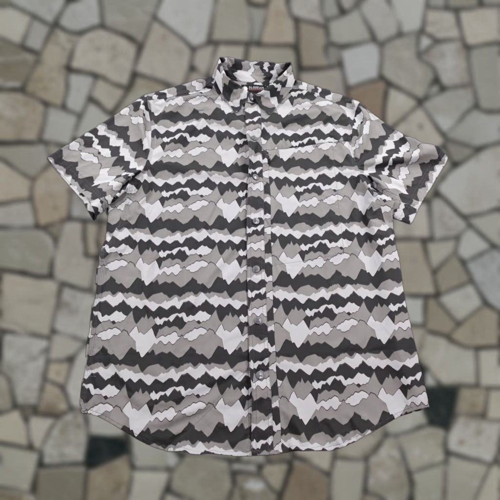 Duluth Trading Company Alaskan Hardgear Shirt Mens Large Gray Camo Performance Snap Up Lightweight Flex Size US L / EU 52-54 / 3 - 1 Thumbnail