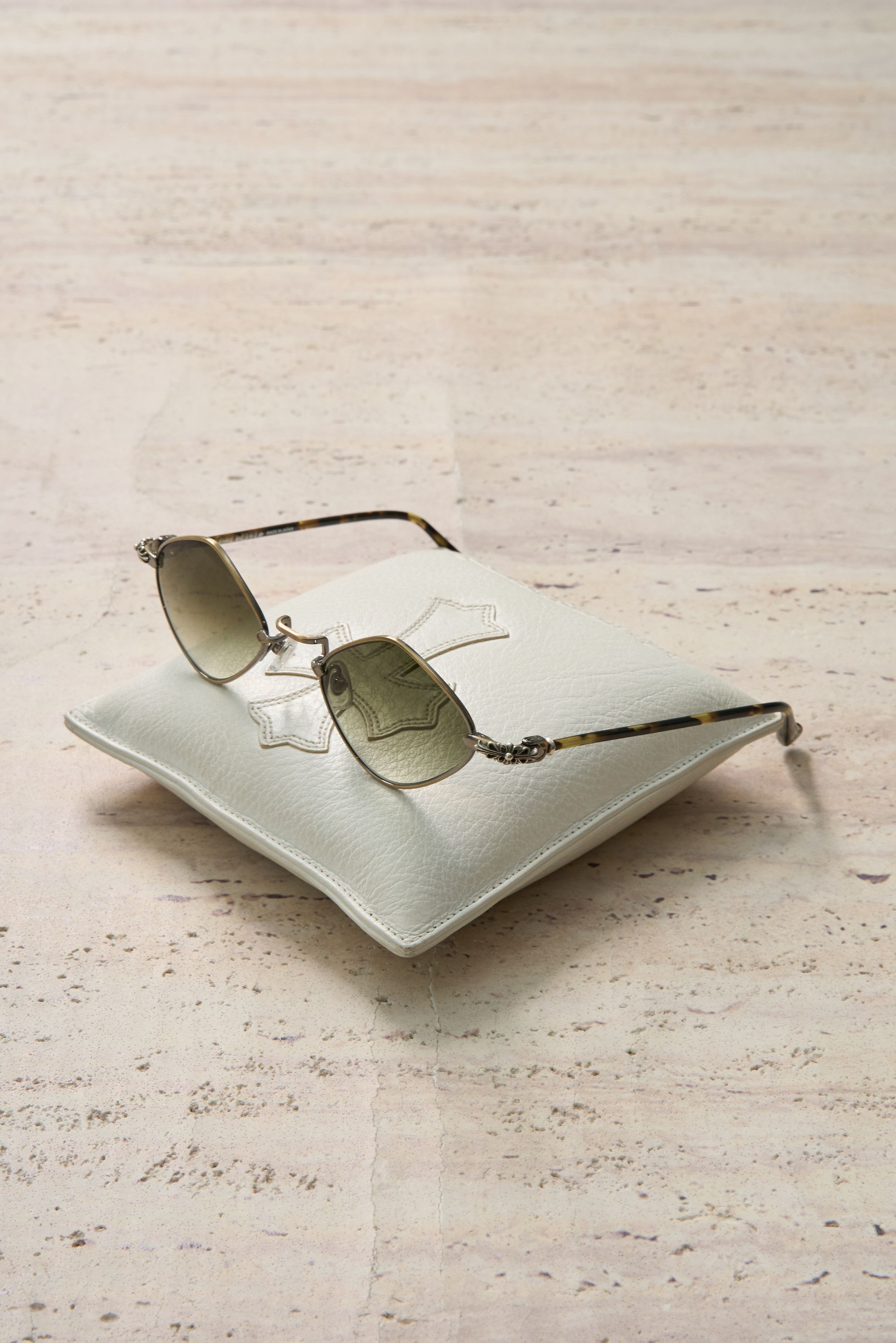 CHROME HEARTS DIAMOND DOG SUNGLASSES