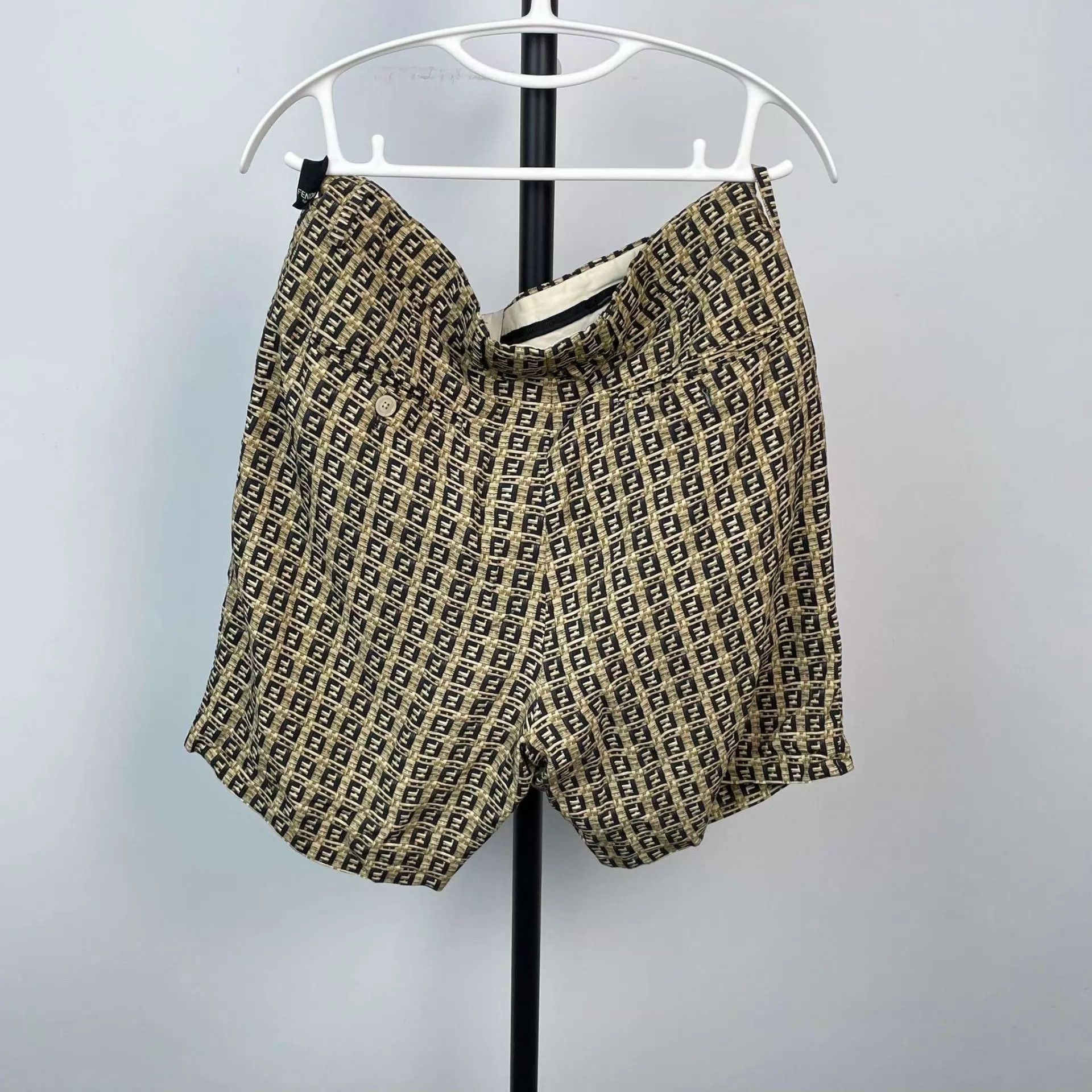 Fendi Fendi all-over print logo yellow shorts 48 Size US 32 / EU 48 - 2 Thumbnail