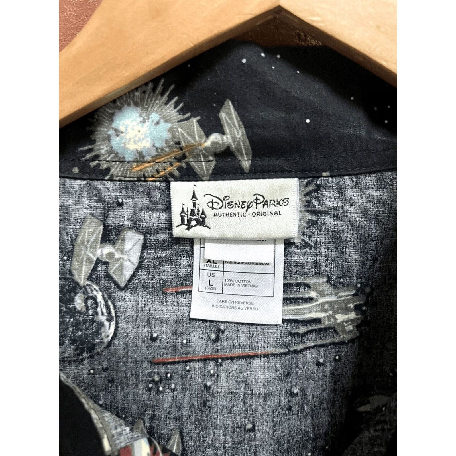 Disney Star Wars Mens Black Space Fight Short Sleeve Button Up Disneyland XL Shirt Mens Size US 36 / EU 52 - 3 Thumbnail