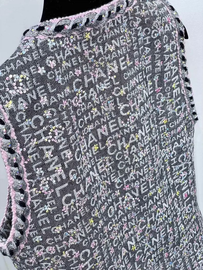 Chanel Chanel 24C color beaded letter cowboy vest 2504-Nextarrow Size XXS / US 00 / IT 34 - 4 Thumbnail