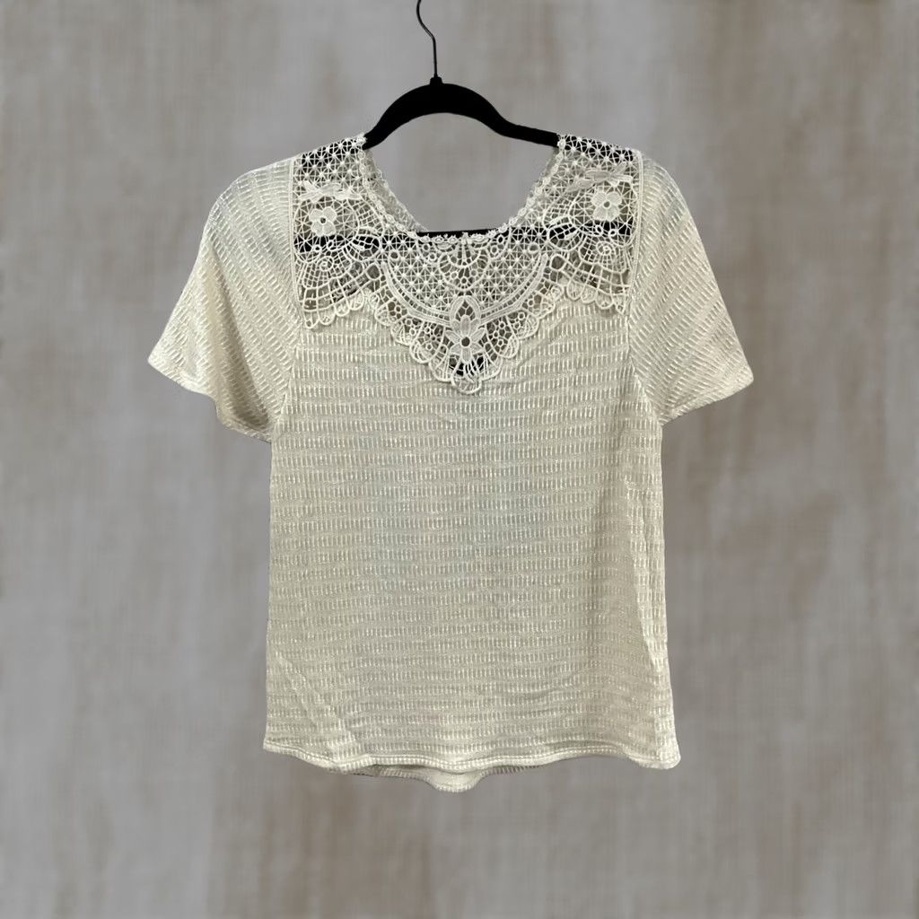 Vintage Buckle Womens Top Blouse XS White Round Neck Short Sleeve Pullover Knit Casual Spring Fall Regular Fit Machine Washable NWT Size XS / US 0-2 / IT 36-38 - 1 Thumbnail
