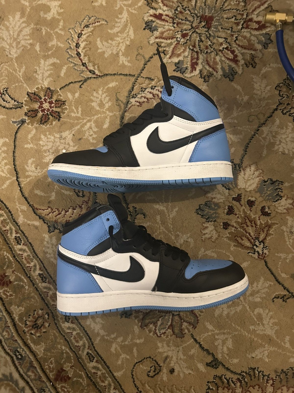 Jordan Brand Jordan 1 High Unc Toe Size US 8.5 / IT 38.5 - 2 Thumbnail