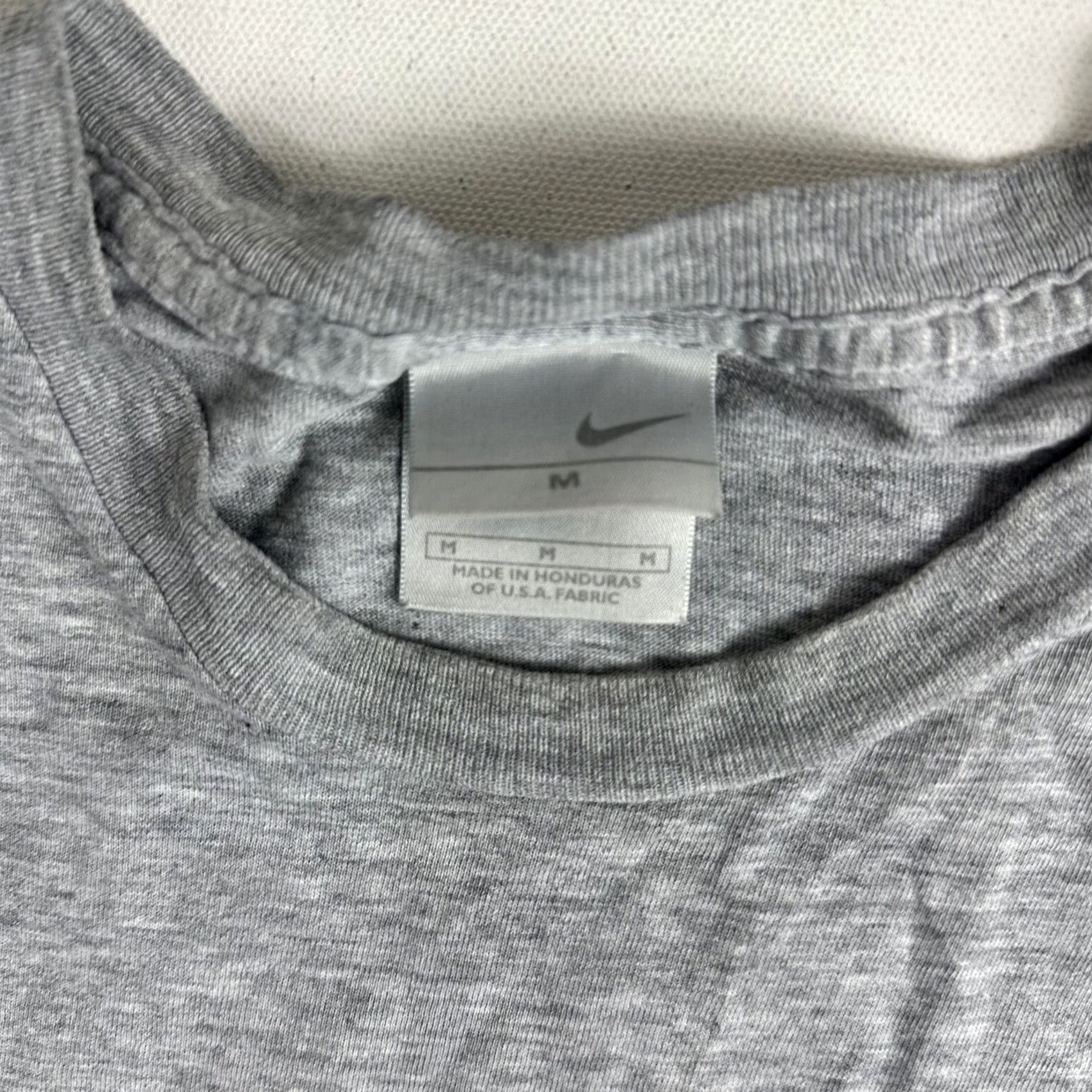 Nike VINTAGE Nike Shirt Center Swoosh Gray Tag Mens Medium Active Gym Training Shirt Size US M / EU 48-50 / 2 - 5 Thumbnail