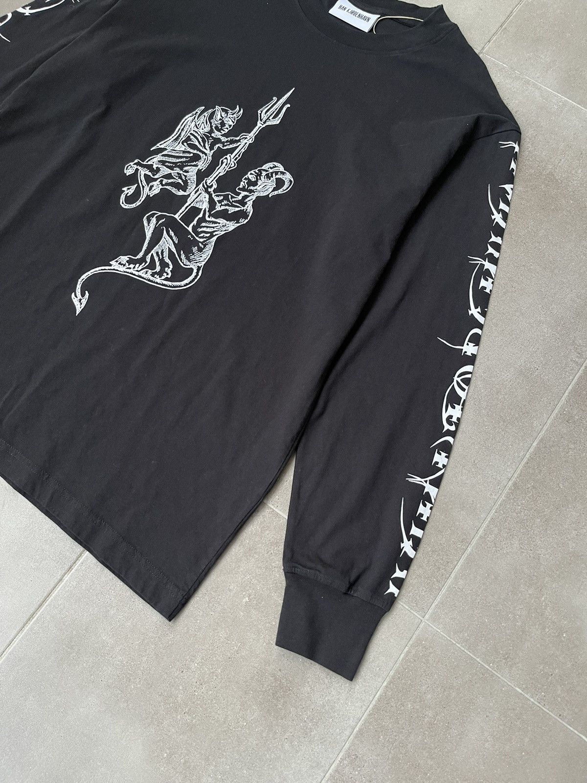 Han Kjobenhavn !DS! FW22 Han Kjobenhavn Demon Print Boxy Long Sleeve Size US L / EU 52-54 / 3 - 6 Thumbnail
