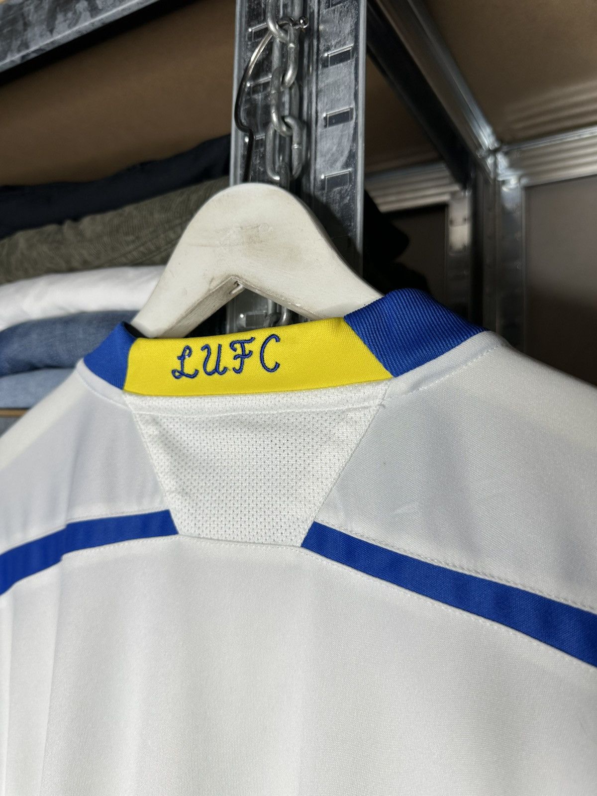 Macron LEEDS UNITED LUFC 2008/09 FOOTBALL SHIRT JERSEY MACRON L-XL Size US XL / EU 56 / 4 - 5 Thumbnail