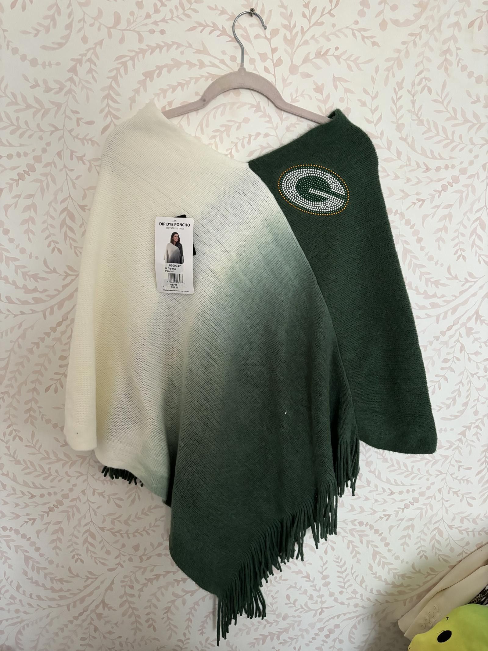 NFL NWT Green Bay Packers NFL Ombre/Rhinestone Shawl Poncho Size ONE SIZE - 1 Thumbnail