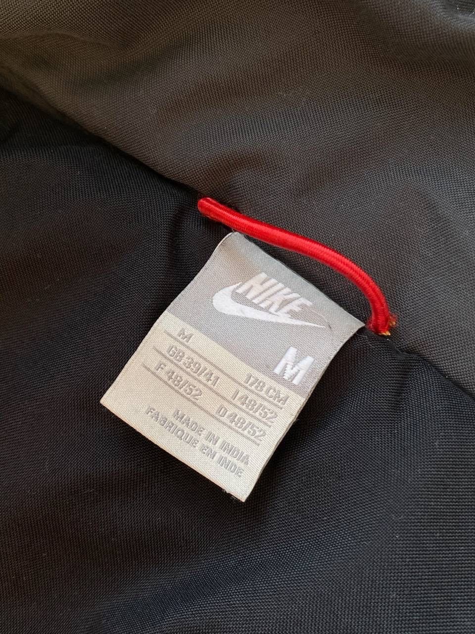 Nike × Vintage Vintage Nike Swoosh Black Down Jacket Y2K M Size US M / EU 48-50 / 2 - 7 Thumbnail