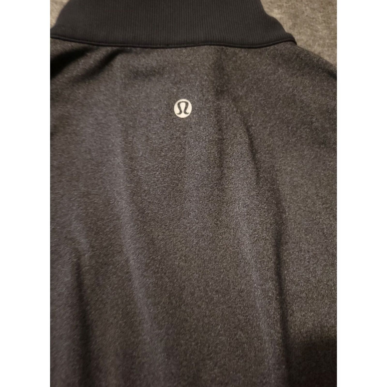 Lululemon Lululemon Jacket Women's 10 Long Sleeve Gray Full Zip Zip Pockets Activewear Running Jogging Walking Yoga Shirt Mens Girls Womens Size L / US 10 / IT 46 - 6 Thumbnail