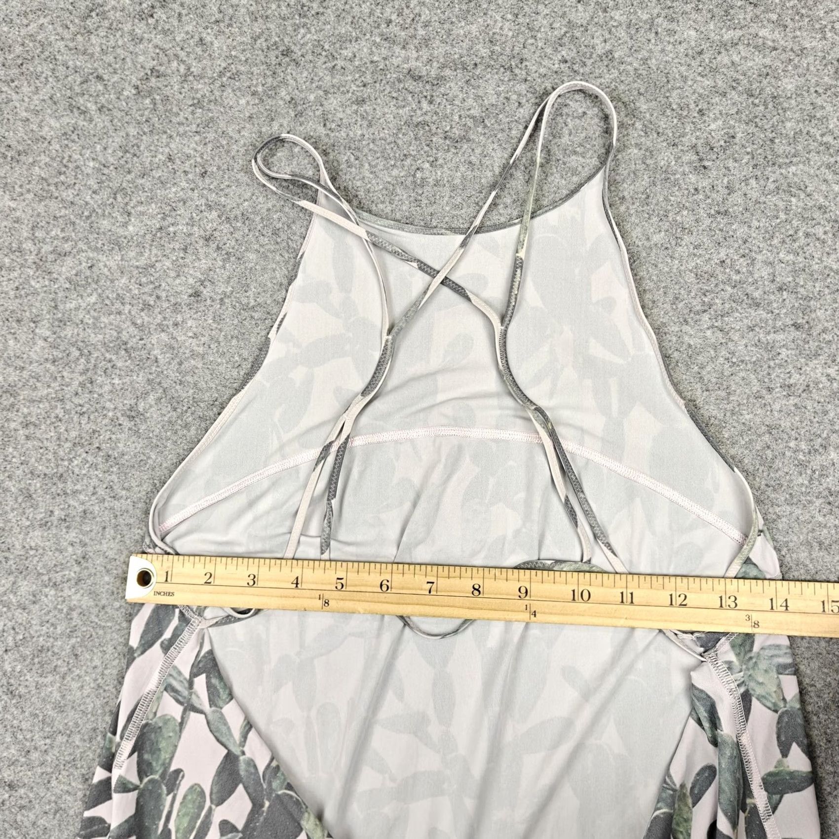 Lululemon Lululemon Tank Top Womens 8 Green Cactus Print Halter Strappy Yoga Athletic Shirt Camisole Sleeveless Racerback Short URL: N/A Size M / US 6-8 / IT 42-44 - 5 Thumbnail