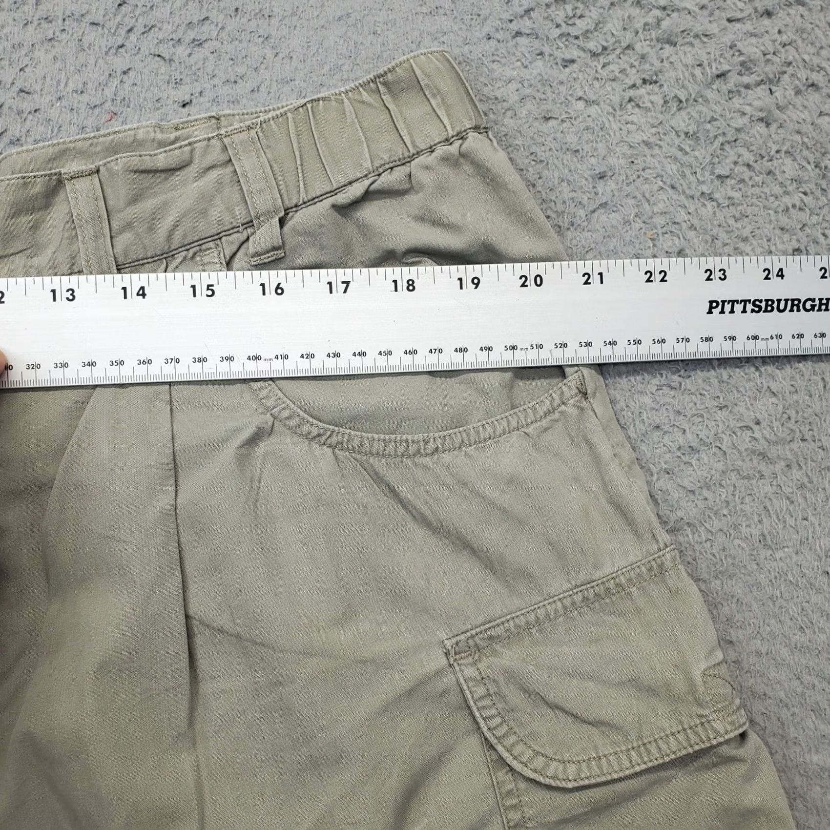 Vintage Columbia Men's Cargo Shorts 38 Tan Pleated Utility Pocket Elastic Waist Casual Shorts Size US 38 / EU 54 - 3 Thumbnail
