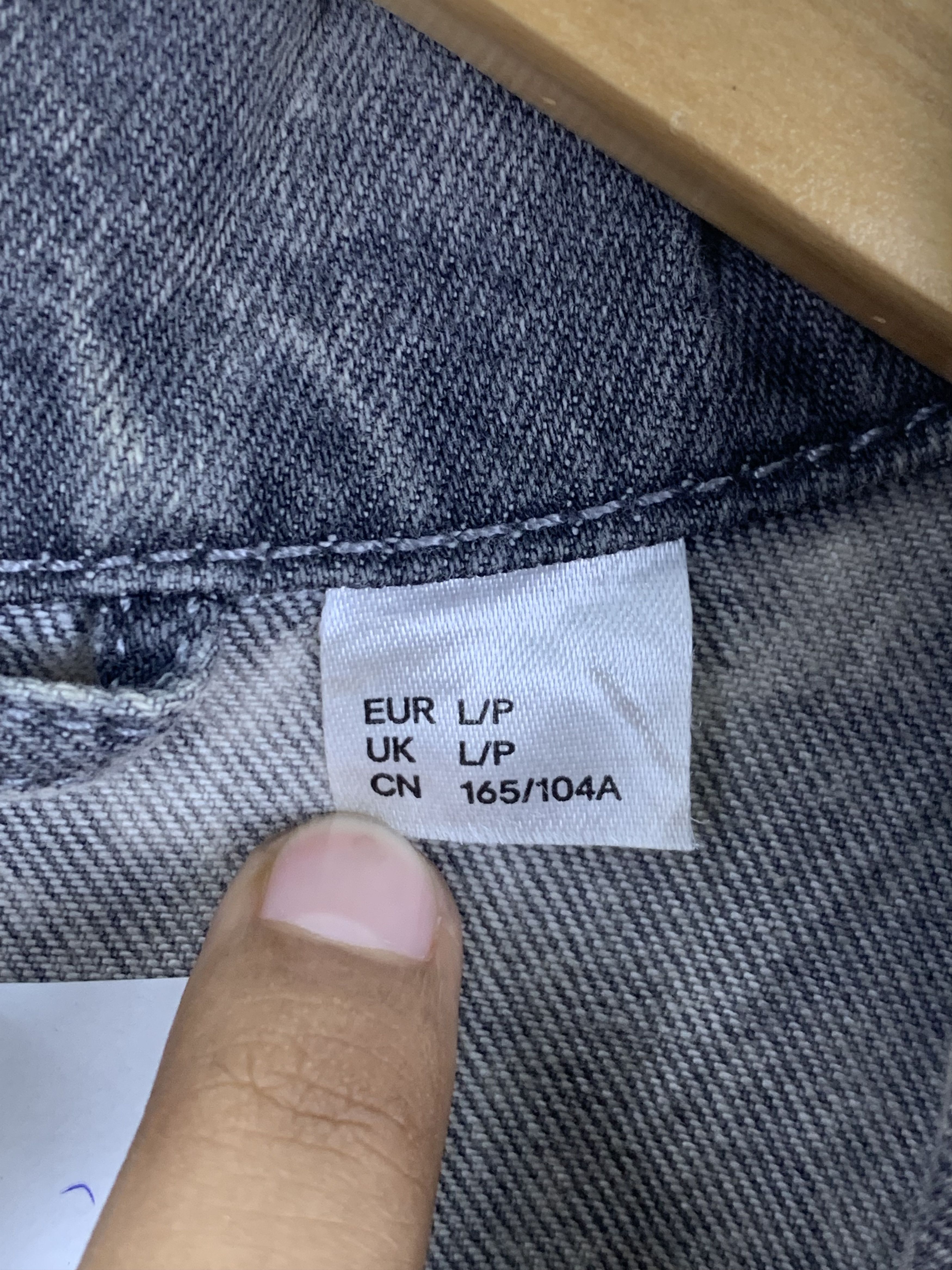 Divided Japanese Brand H&M Trucker Acid Wash Denim Jacket J0878 Size US L / EU 52-54 / 3 - 6 Thumbnail