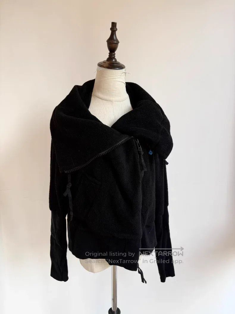 Vivienne Westwood Vivienne Westwood Saturn Bow Black Large Lapel Faux Fur Ja Size M / US 6-8 / IT 42-44 - 2 Thumbnail