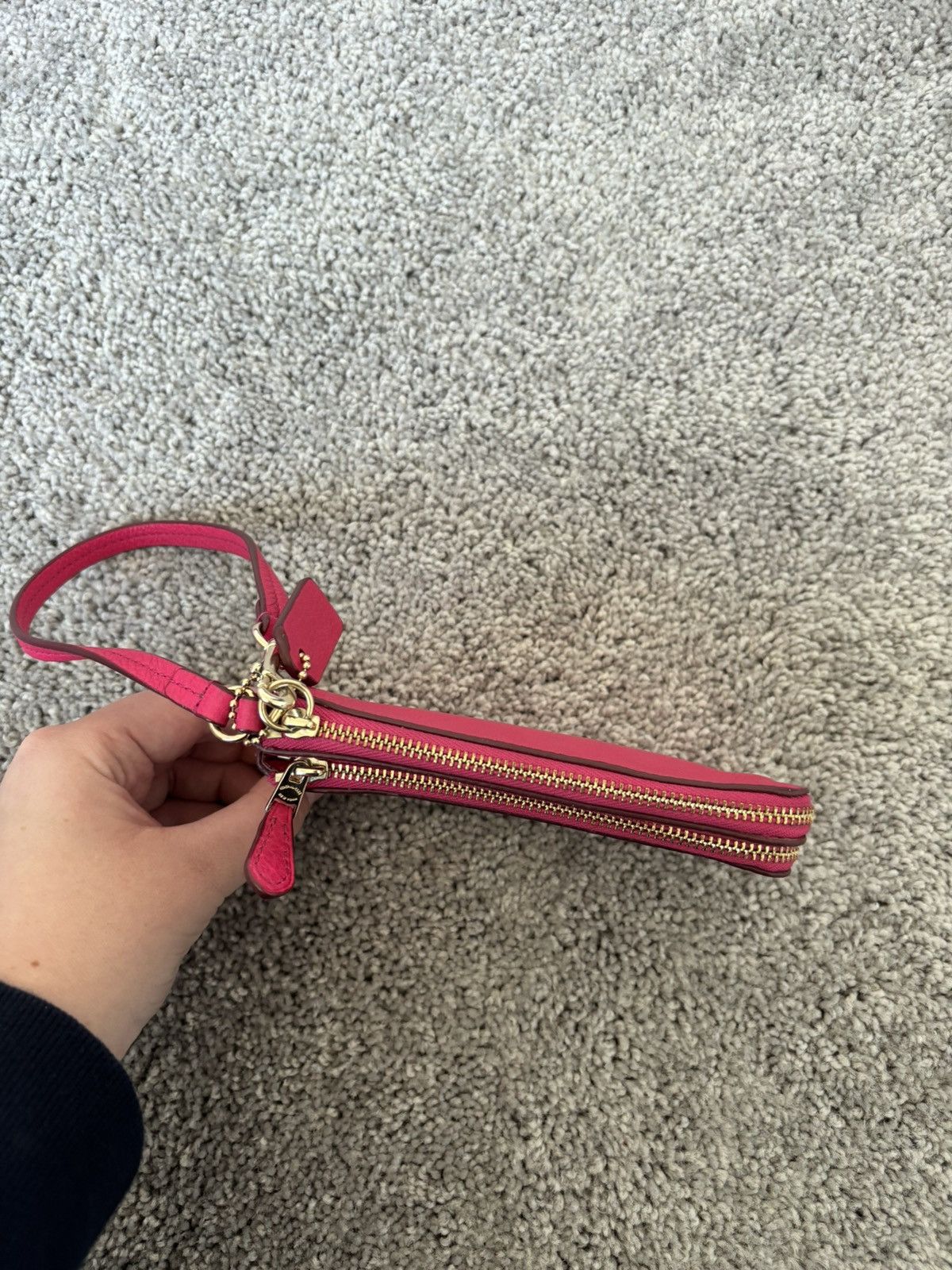 Coach Coach pink wristlet with gold hardware Size ONE SIZE - 4 Thumbnail