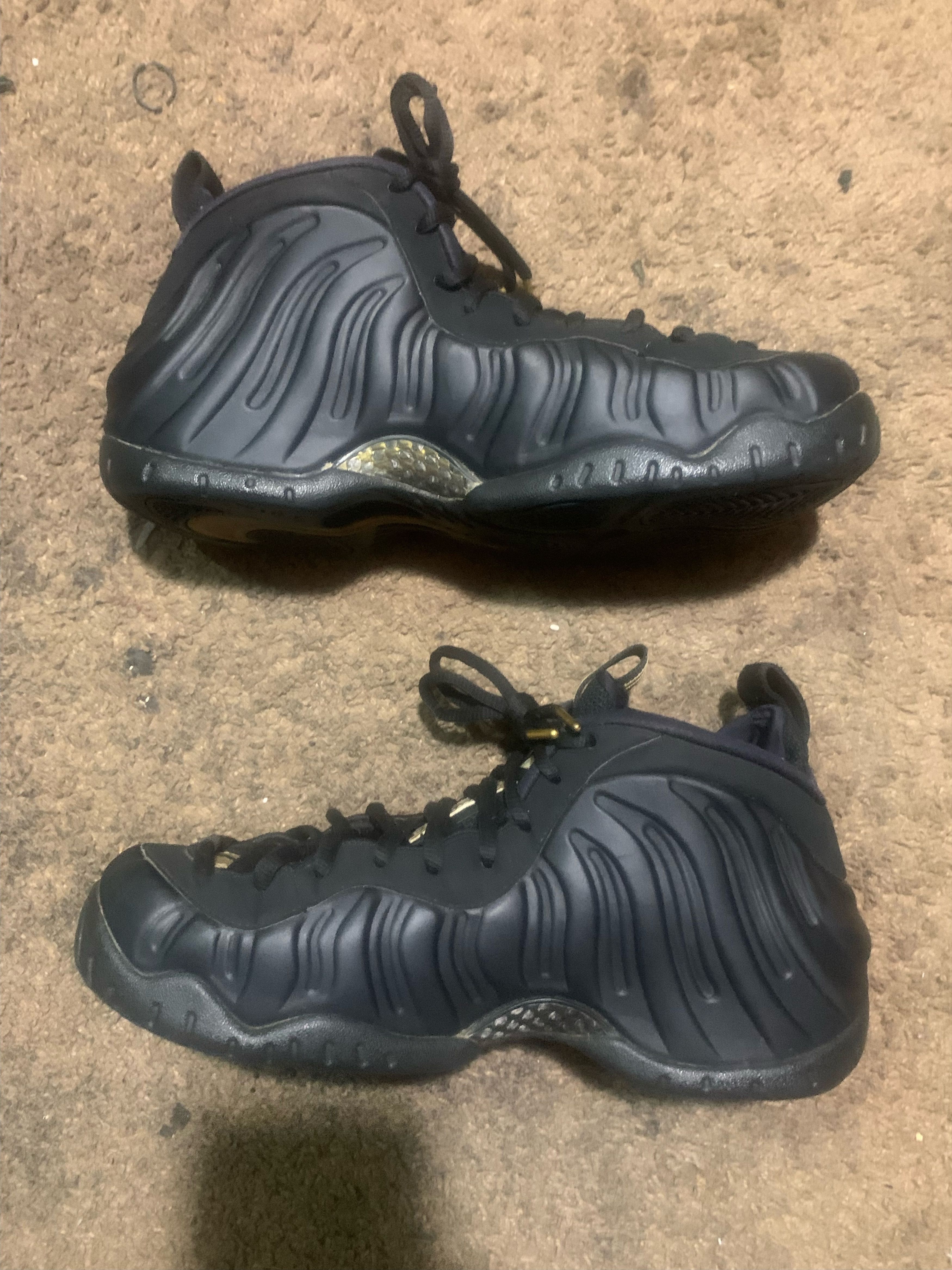 Nike Nike Air Foamposite Pro Black and Metallic gold Size US 10 / EU 43 - 2 Thumbnail